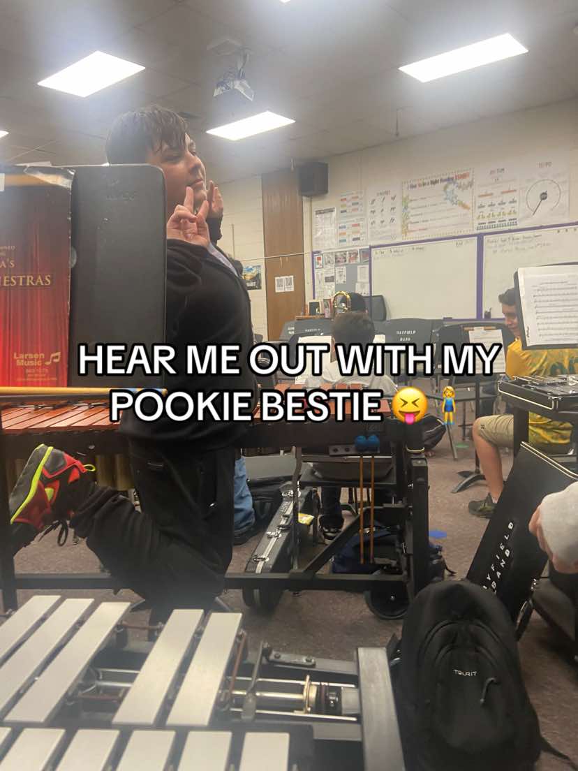@𝓐𝔂𝓵𝓲𝓷🎸