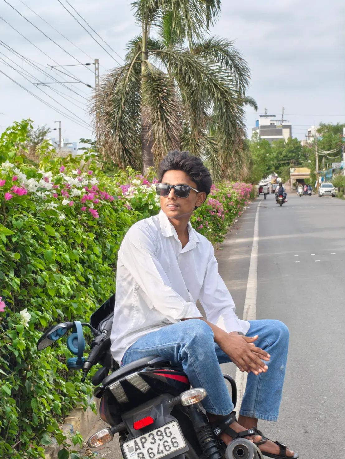 @Ritik mukhiya is brand