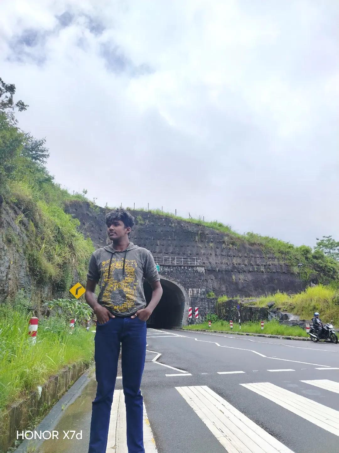 @සුද්දා