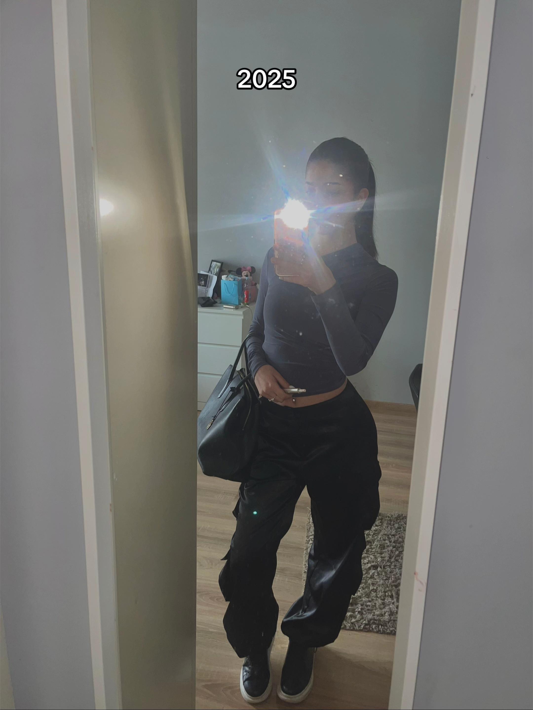 @𝑽𝑨𝑳𝑬𝑵𝑻𝑰𝑵𝑨👸🏻