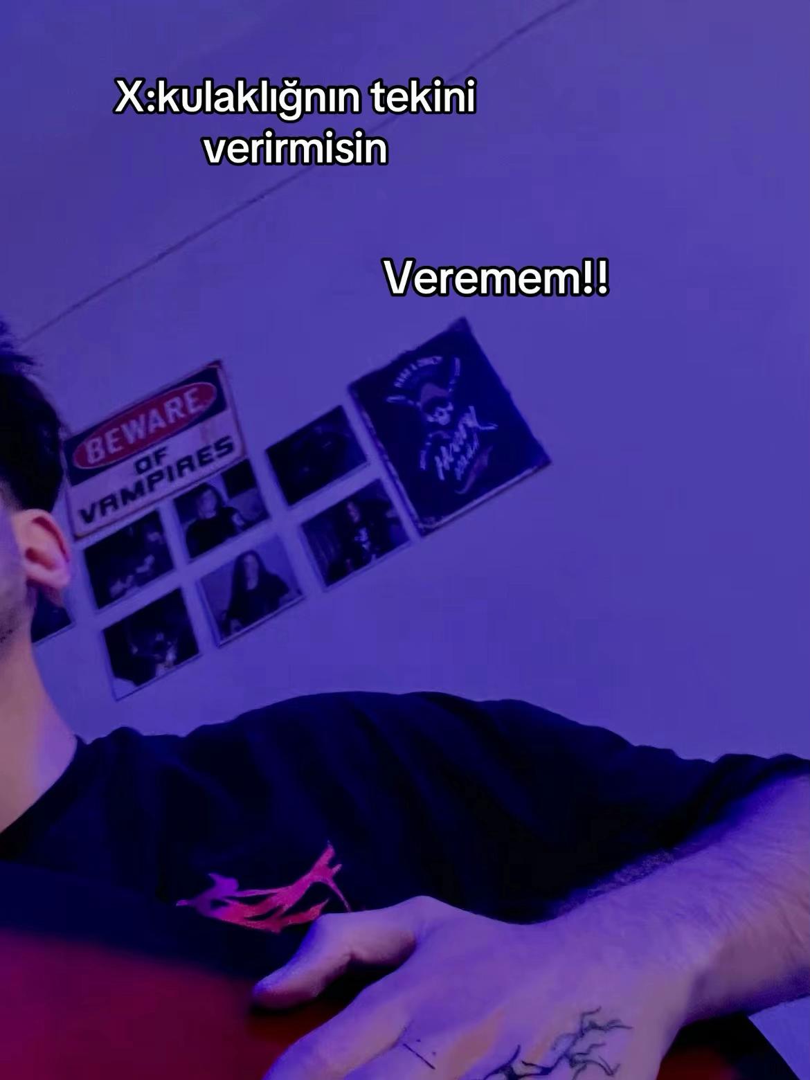 @Ardakadabra 🧛🏻♂️