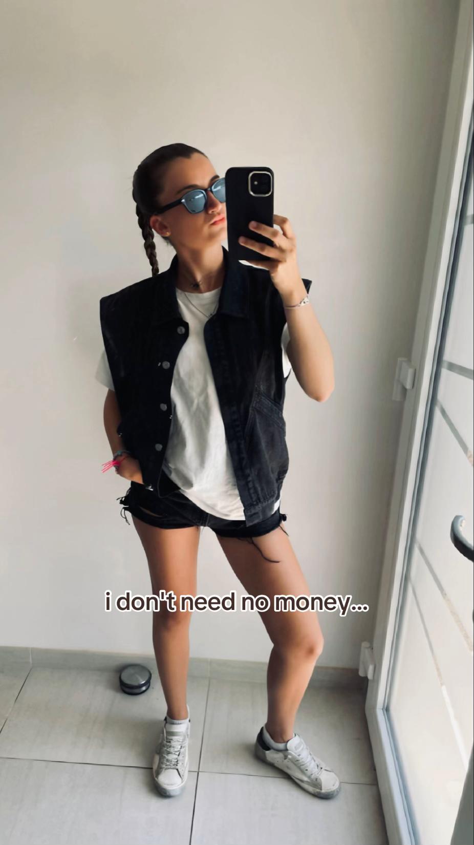 @𝐋𝐢𝐬𝐚 🪩💋⚡️