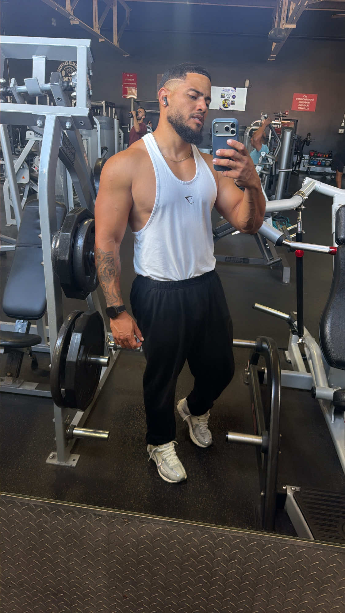 @_yurbaez