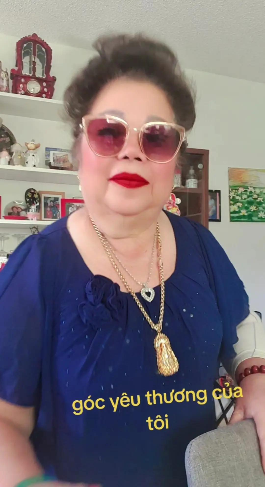 @Bạch yến ho&agrave;ng