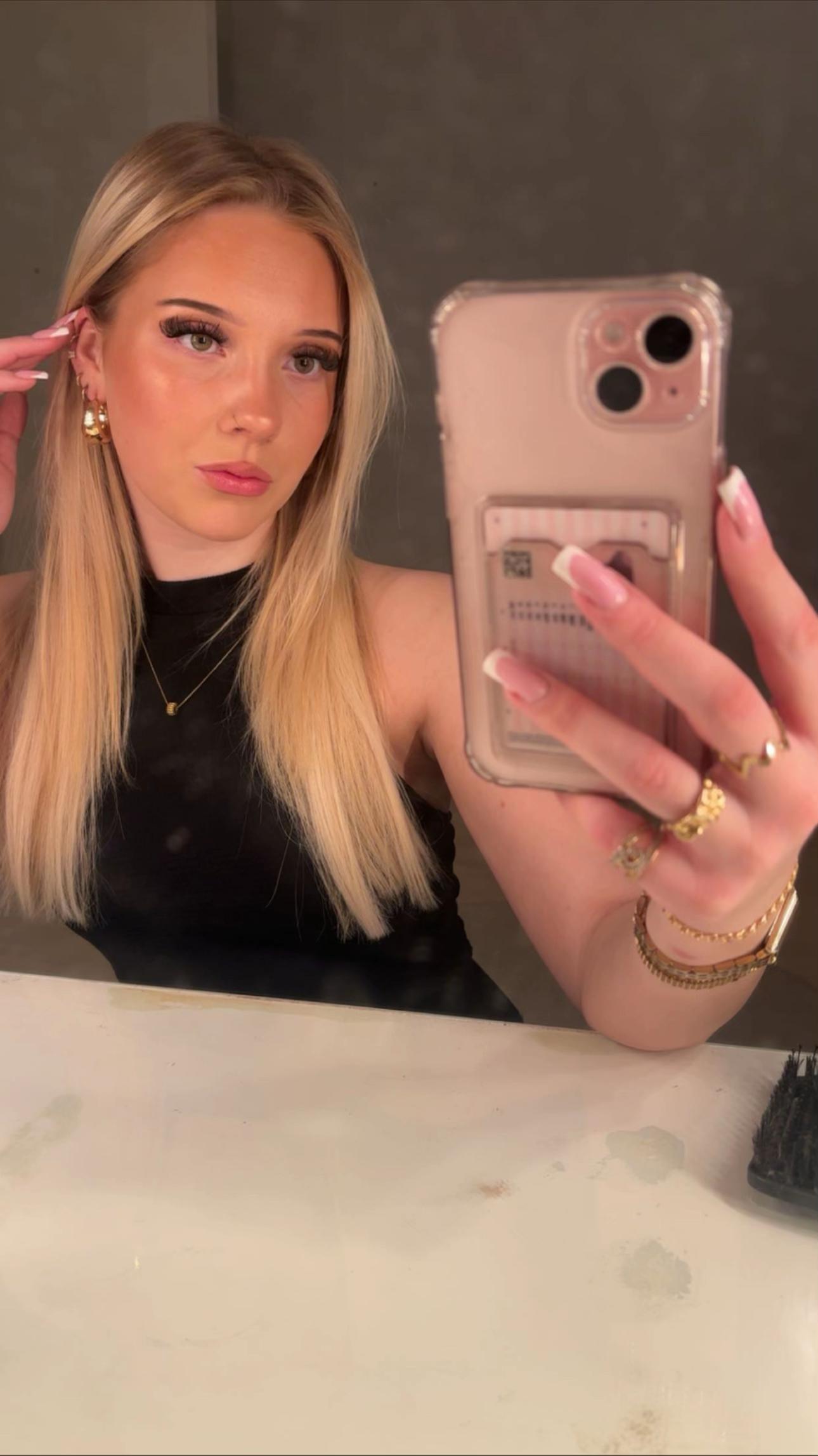 @🫵🏻