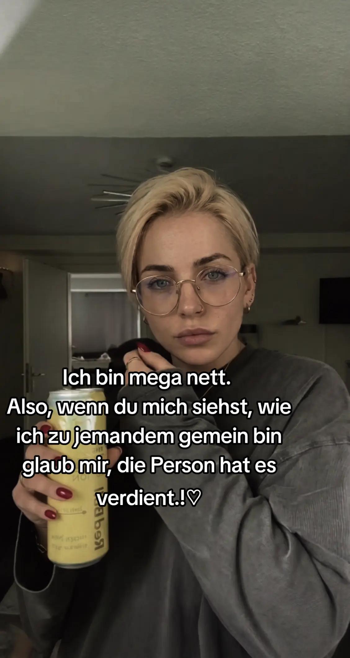 @L E N A 🎀🏳️🌈