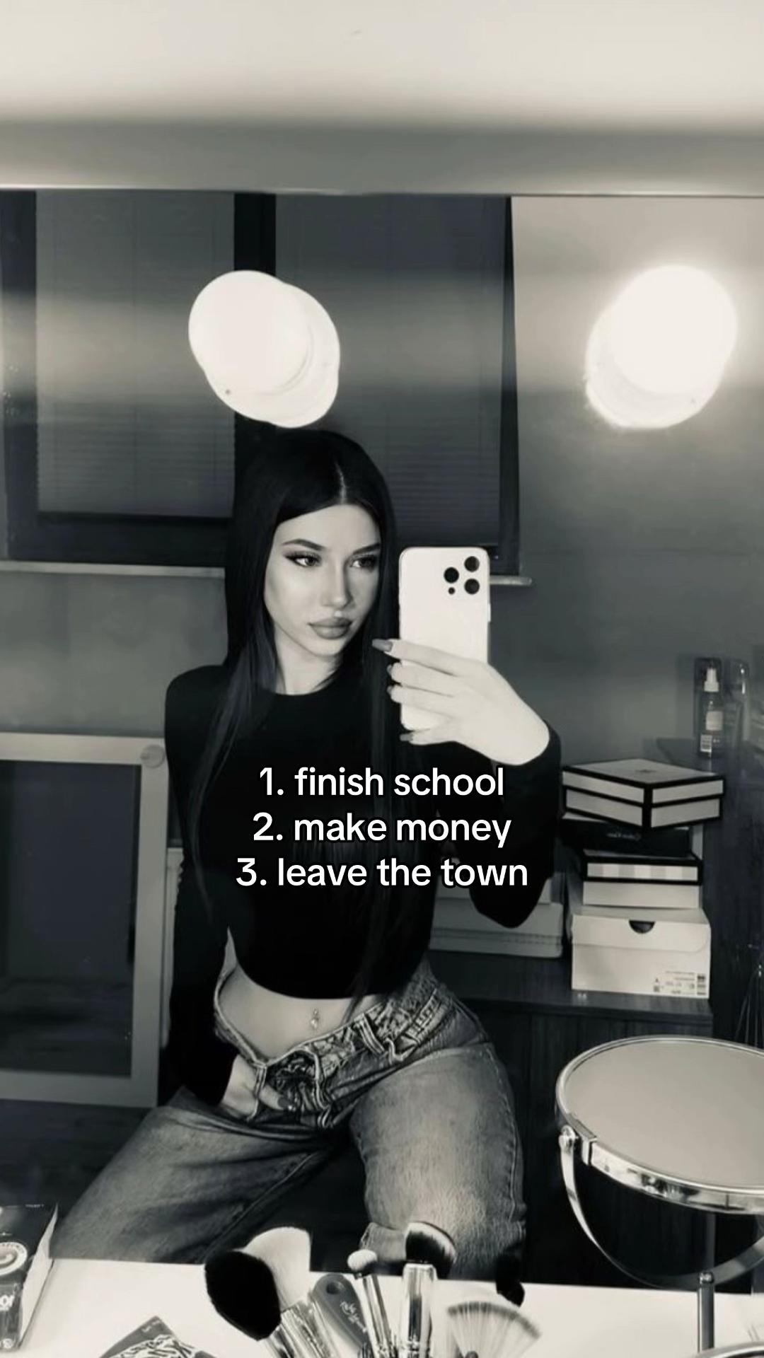 @𝐑𝐢𝐫𝐢𝟎𝟒𝟔🫆