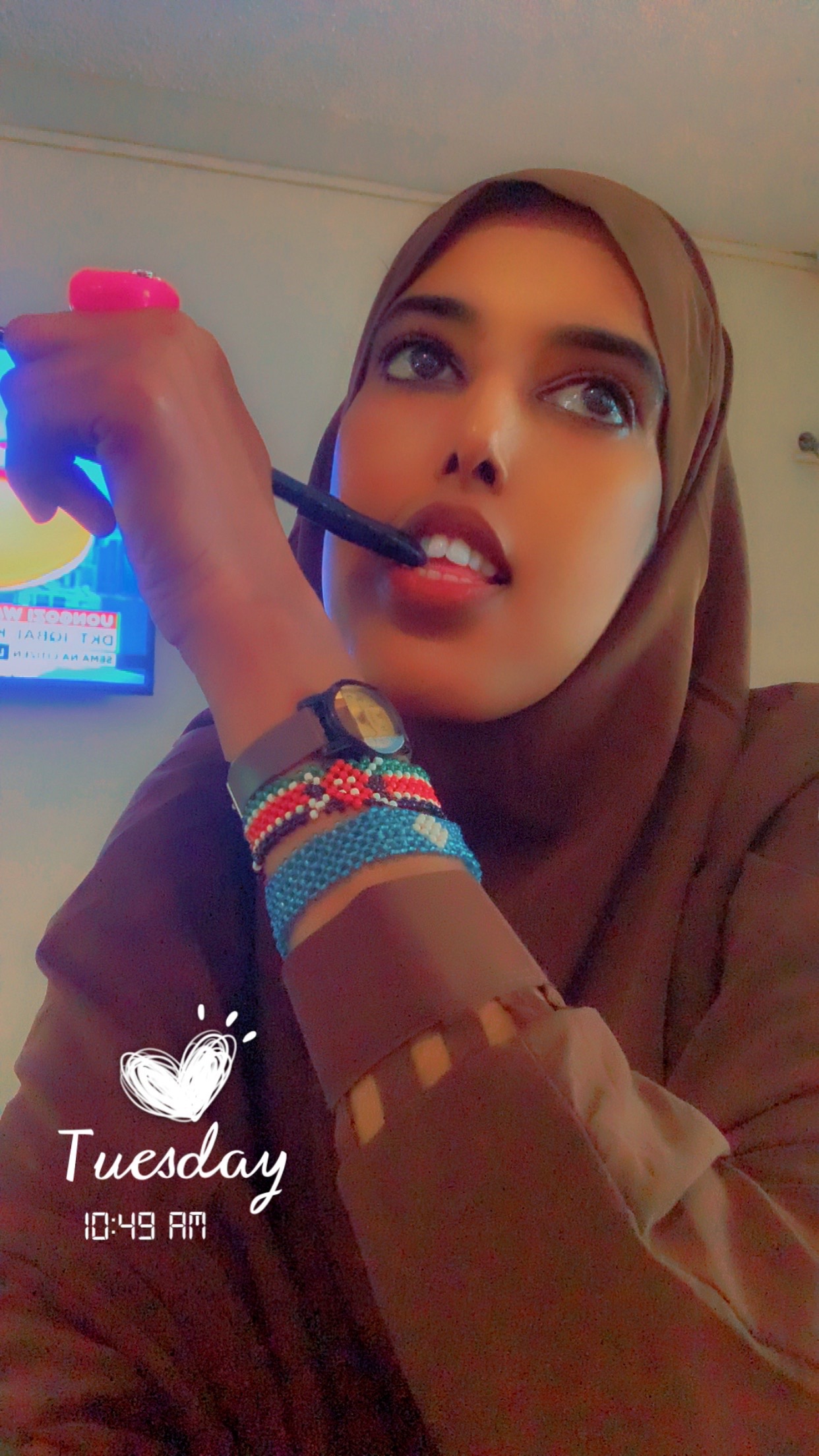 @Nora🦋🌺☕️