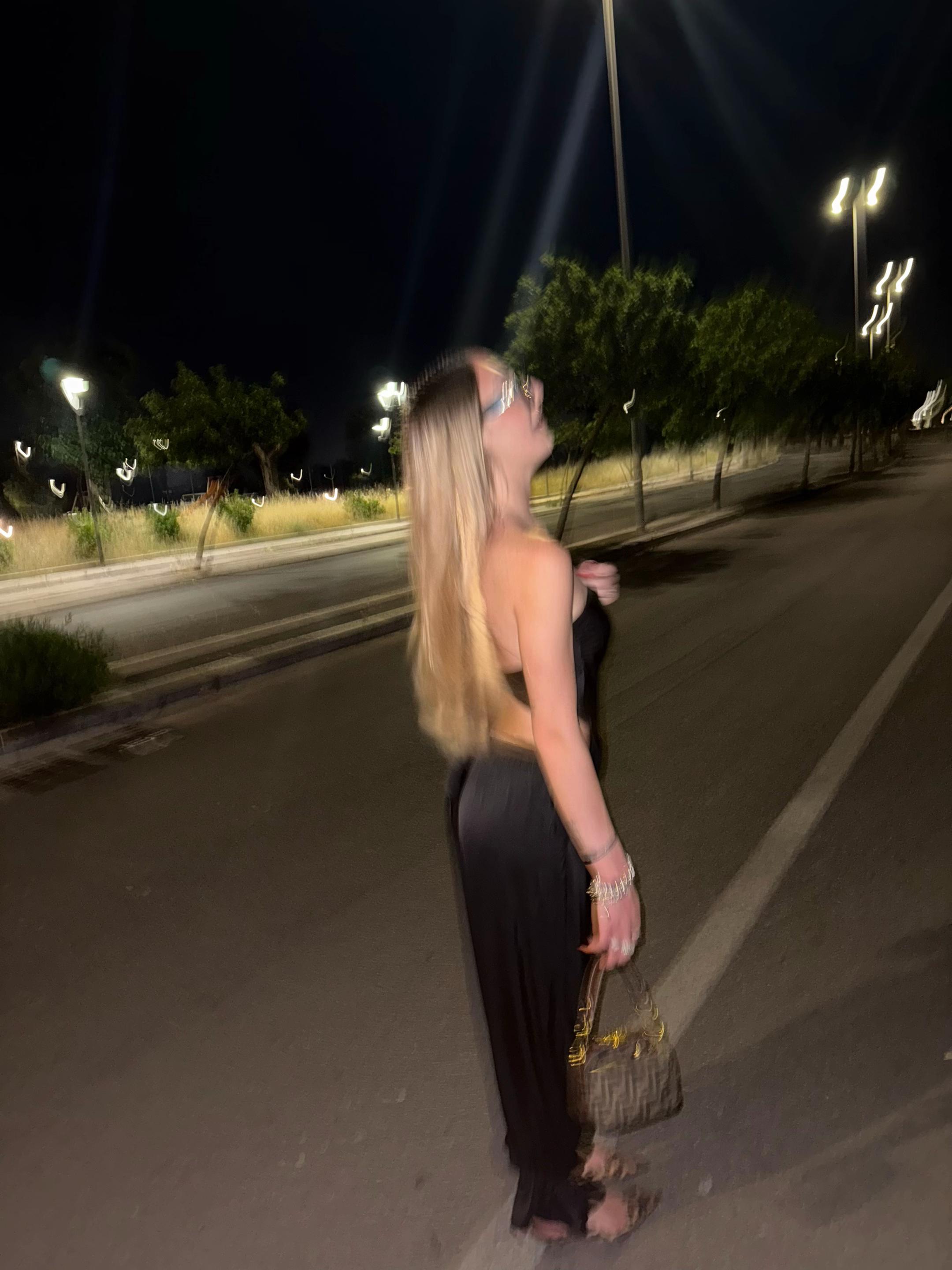 @Luna