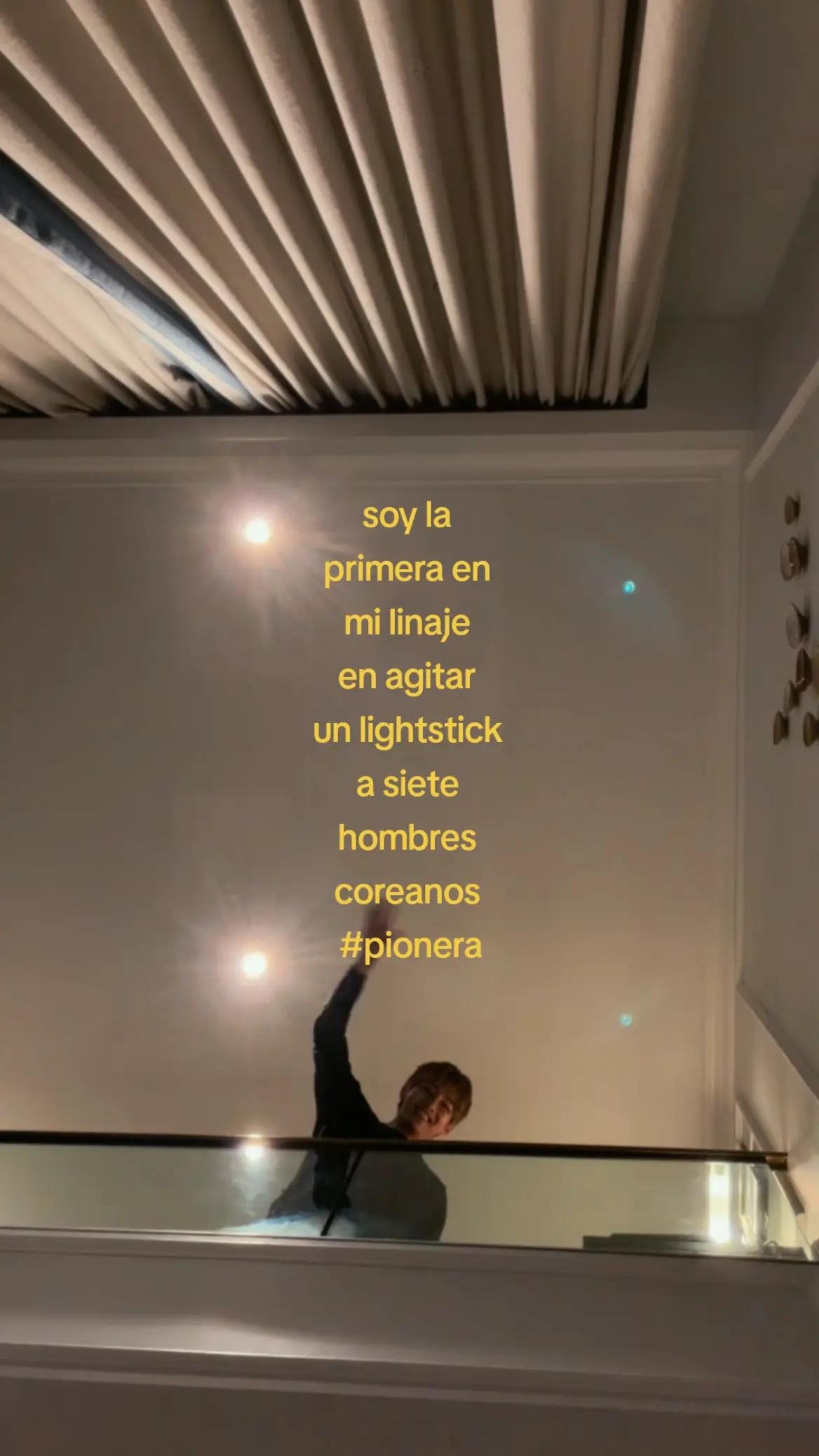 @avie⁷