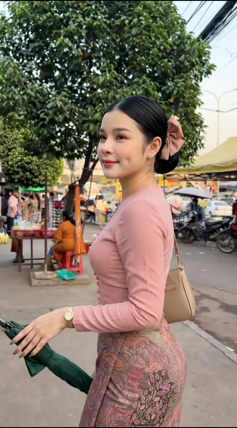 @👧 သျှင်ဂွမ်းဂွိ 👧