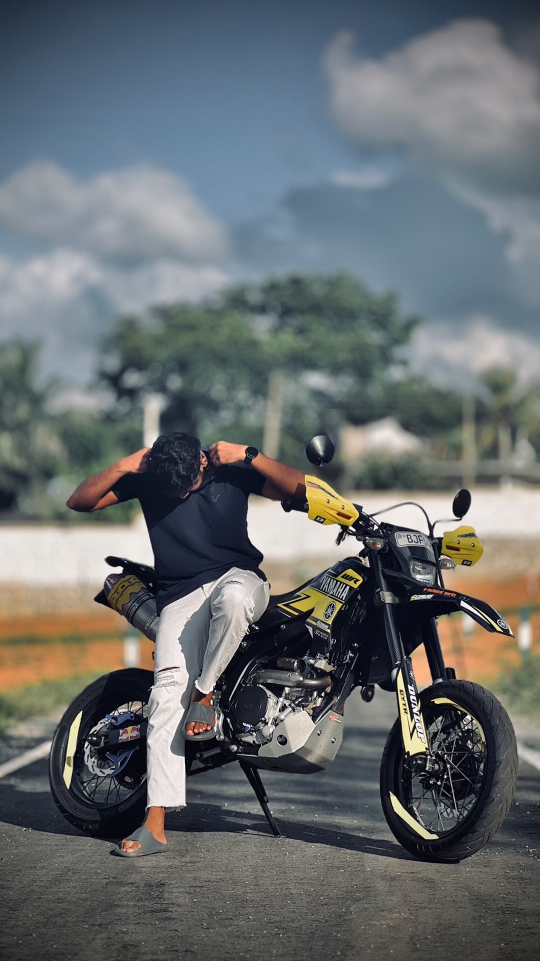 @Dewzz.🇱🇰🖤
