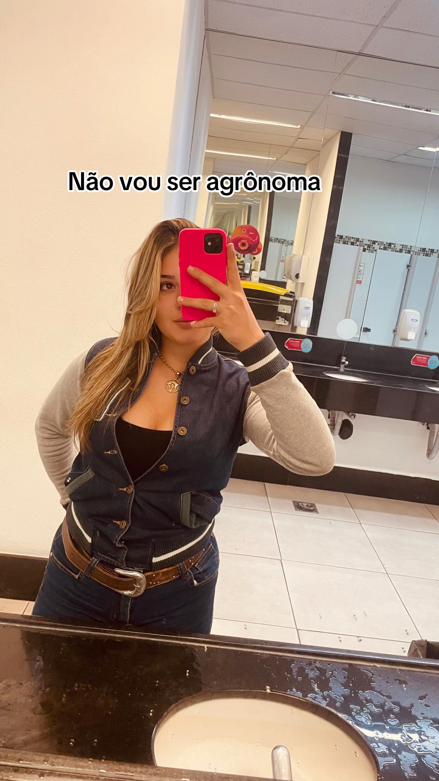 @Anamelooo