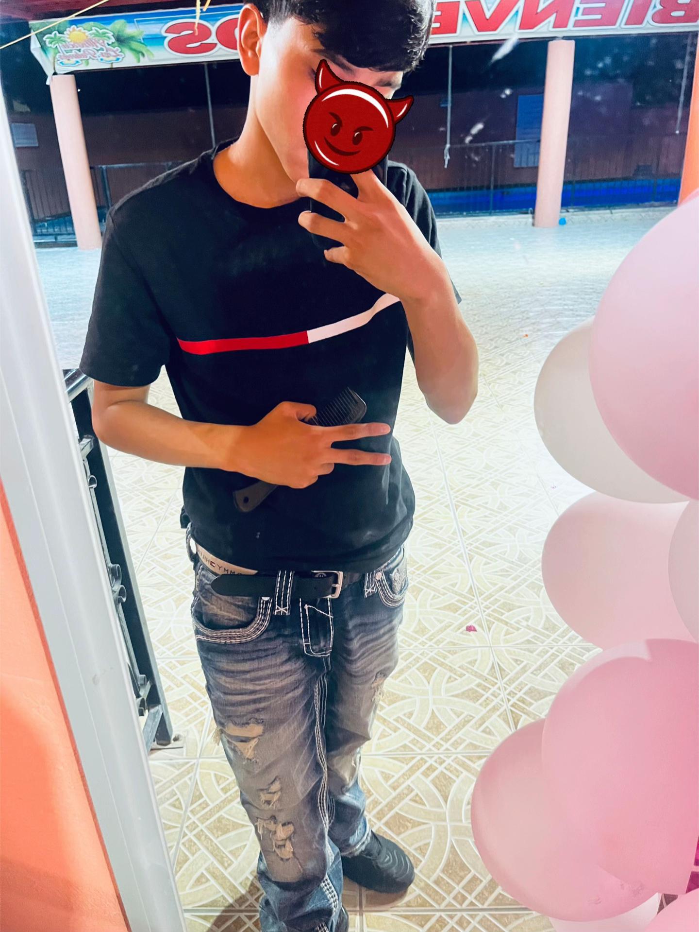 @Ángel_12