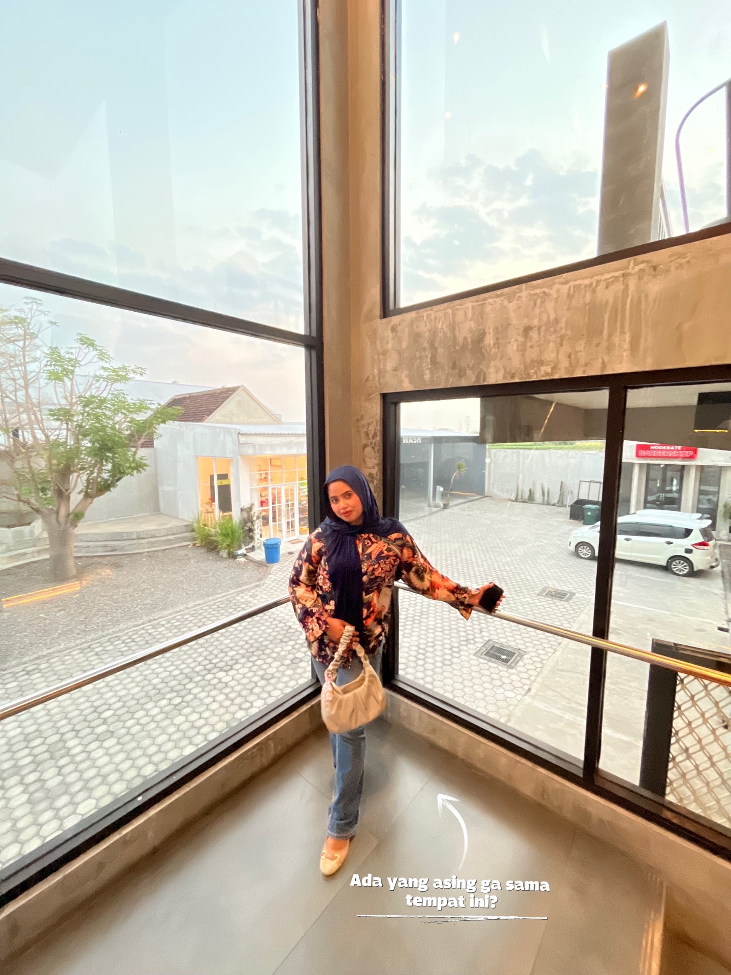 @Adabiladisini