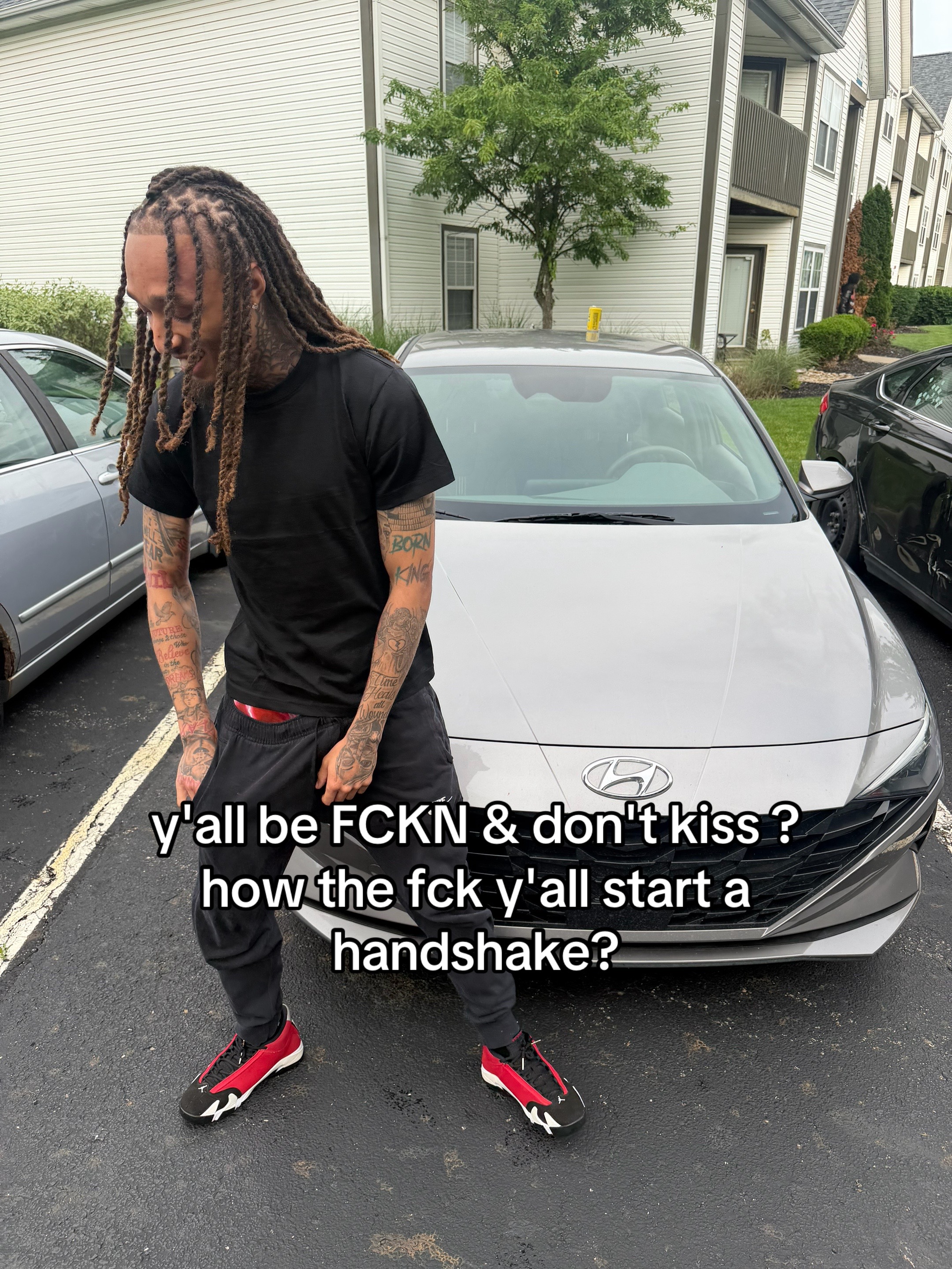 @⃟