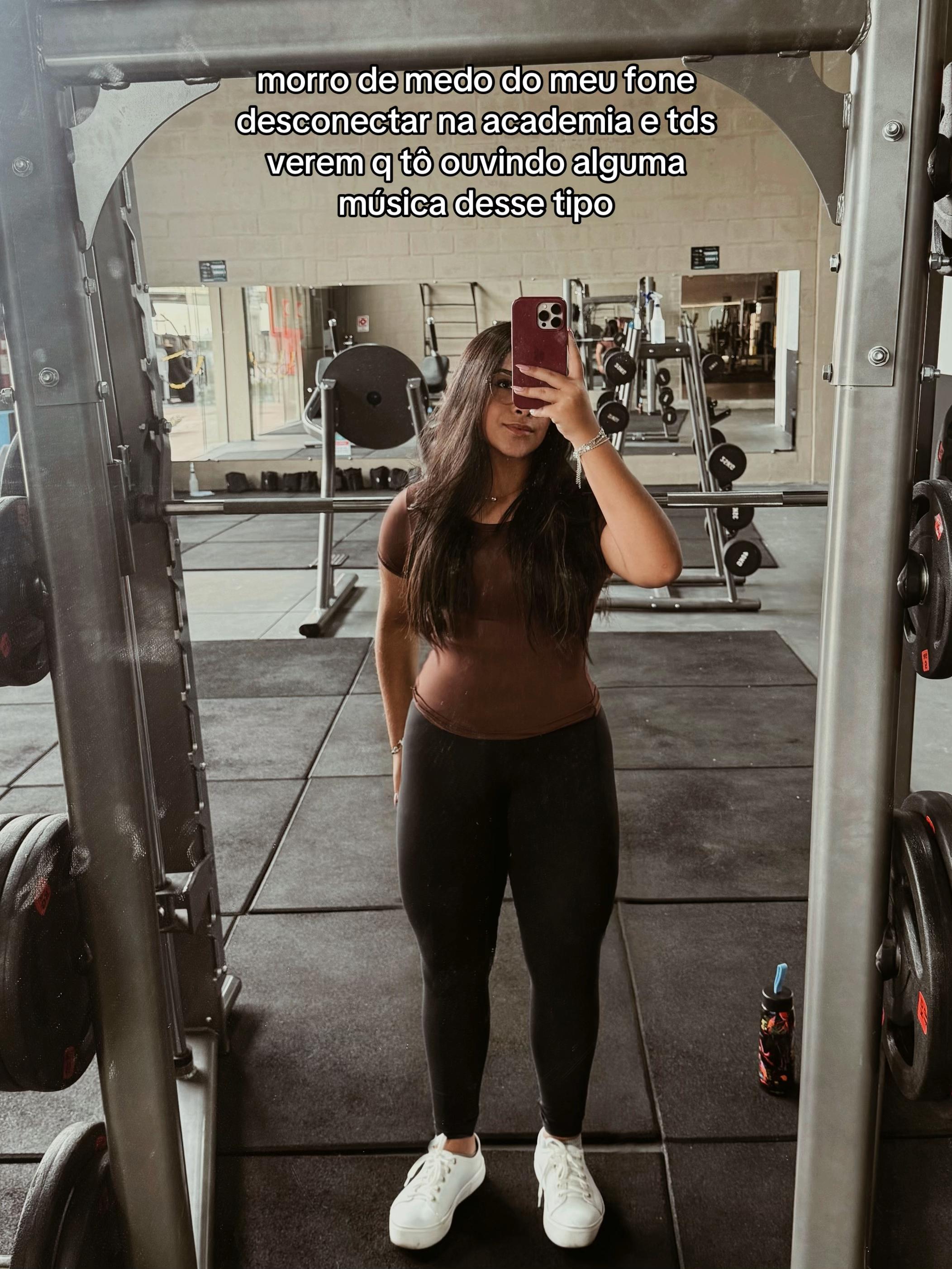 @Tha&iacute;s