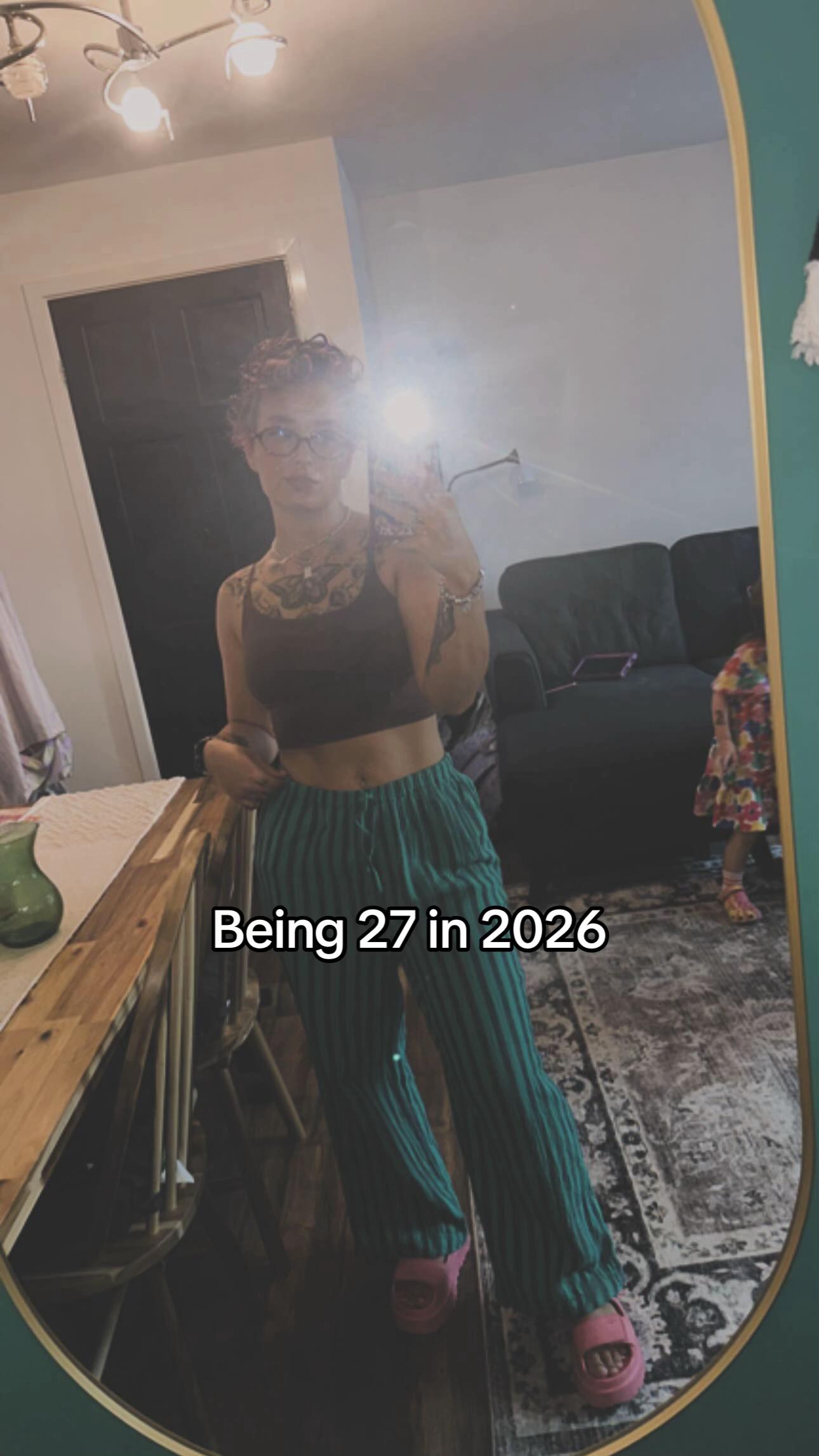 @Ella🖤