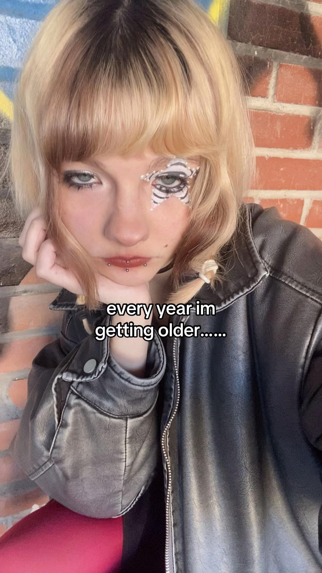 @emoanya