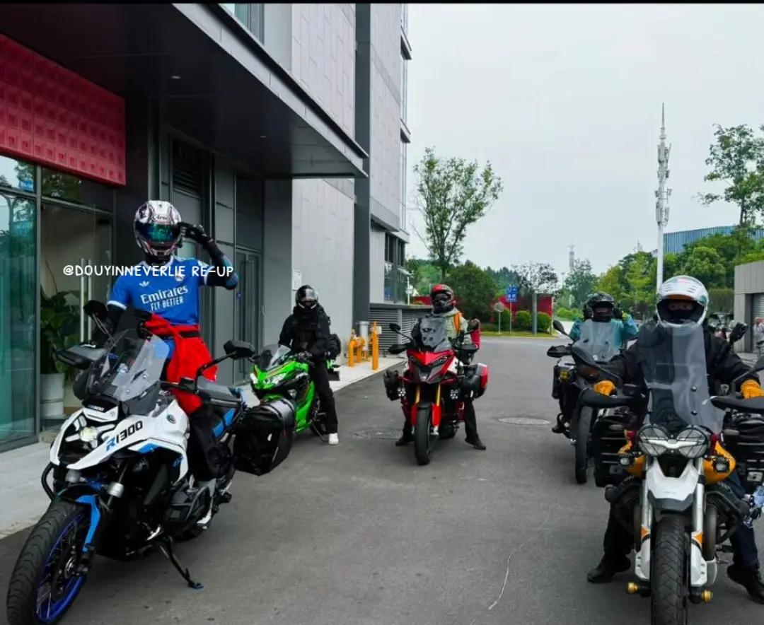 @CậuCảMươngBố