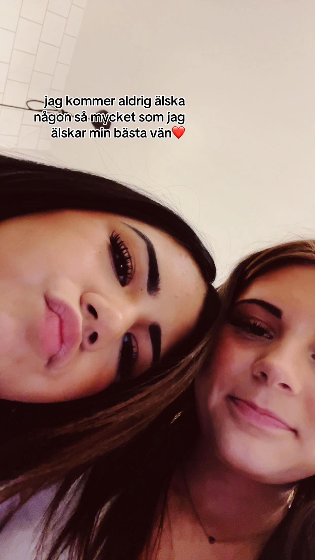 @𝒩