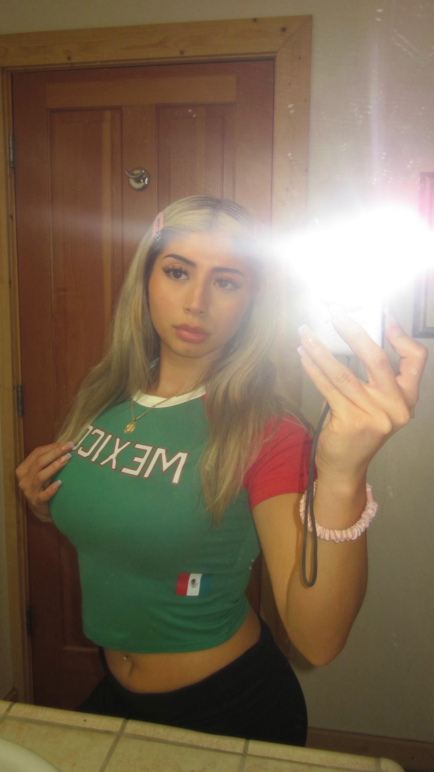 @&copy;️