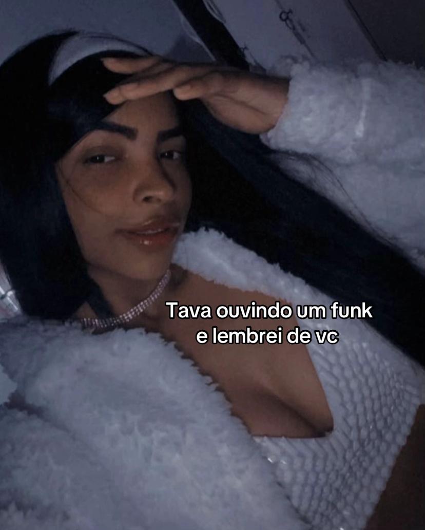 @Vit&oacute;ria 🖤