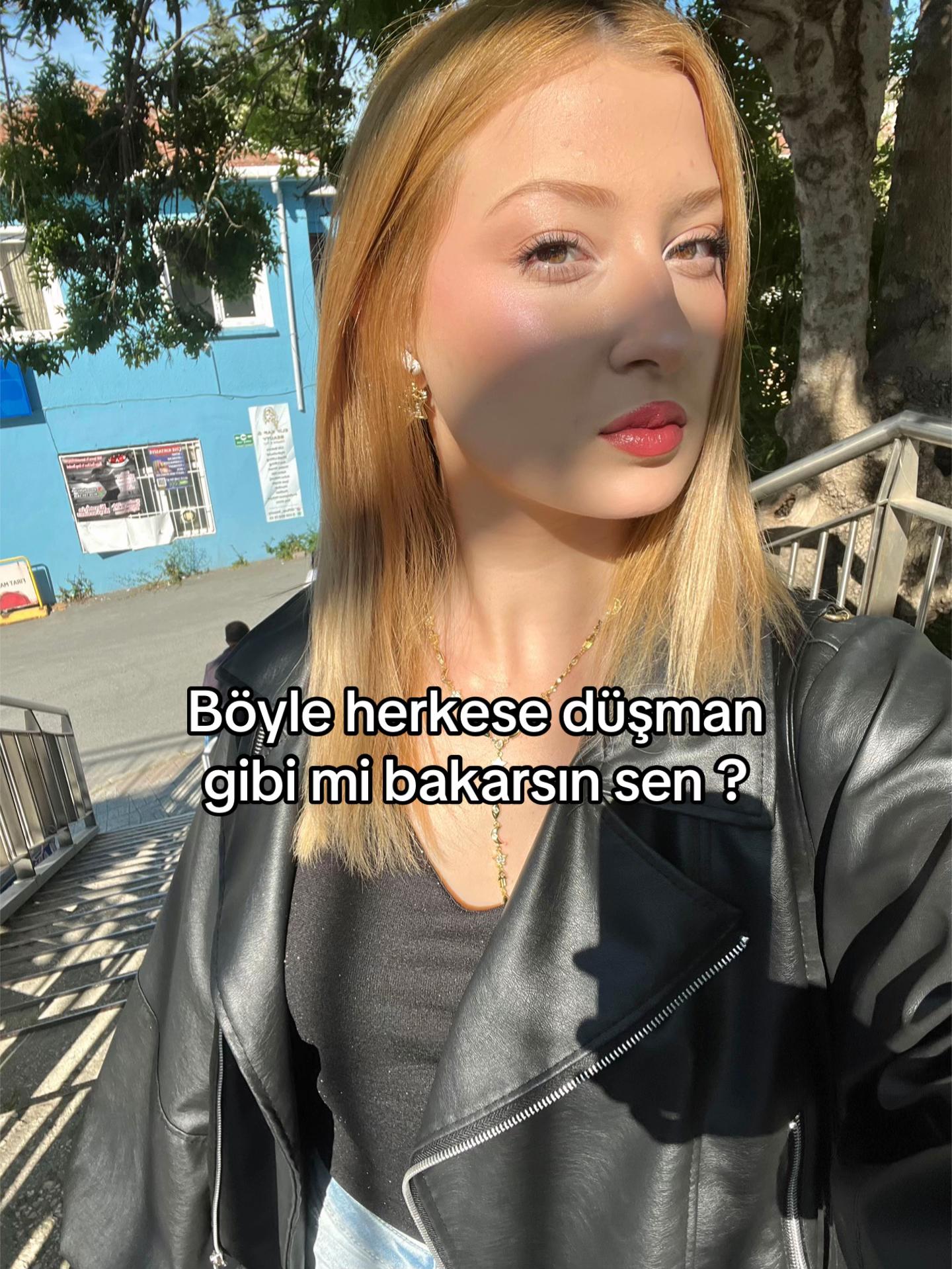 @Aisu