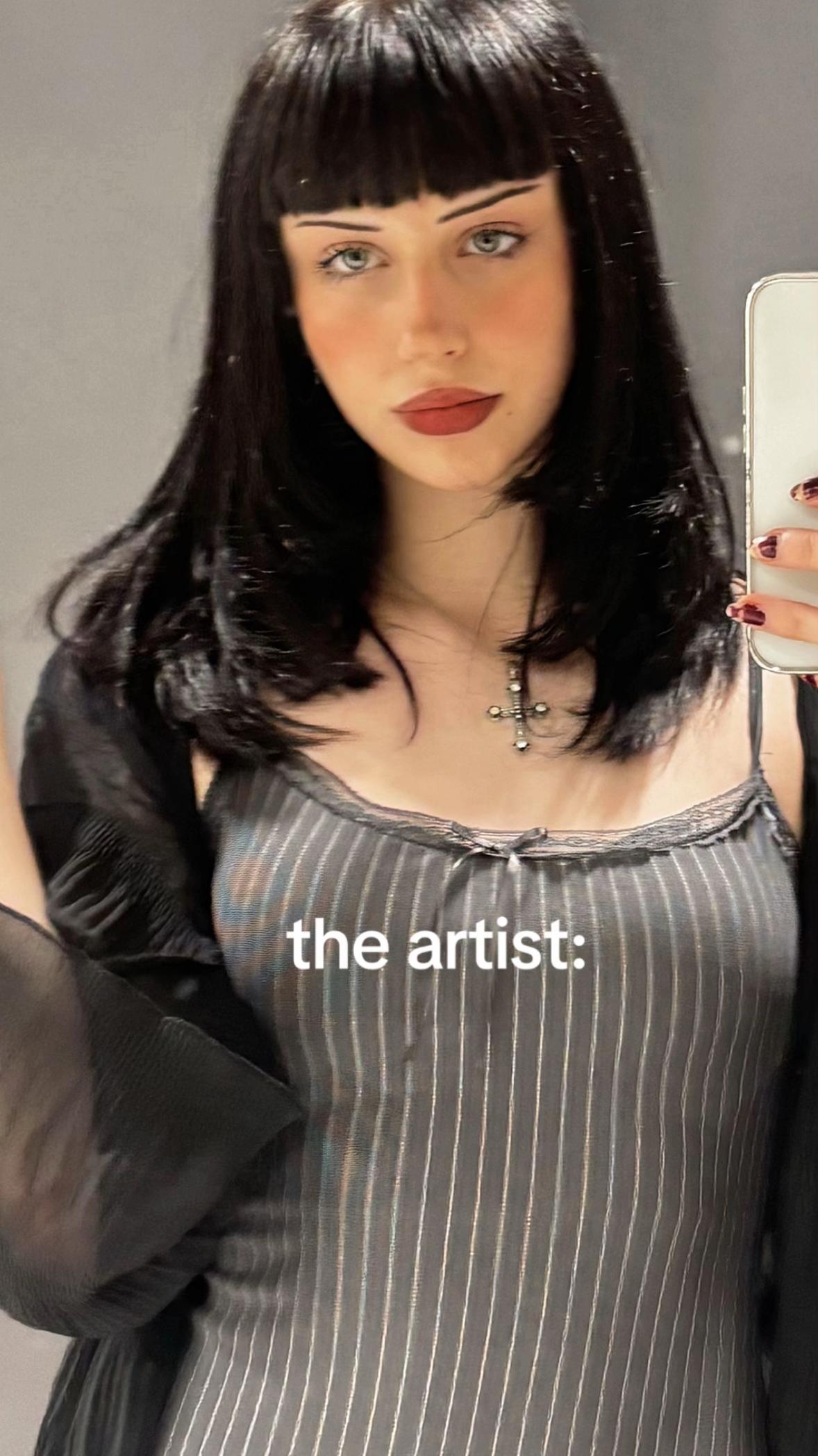 @𓁼