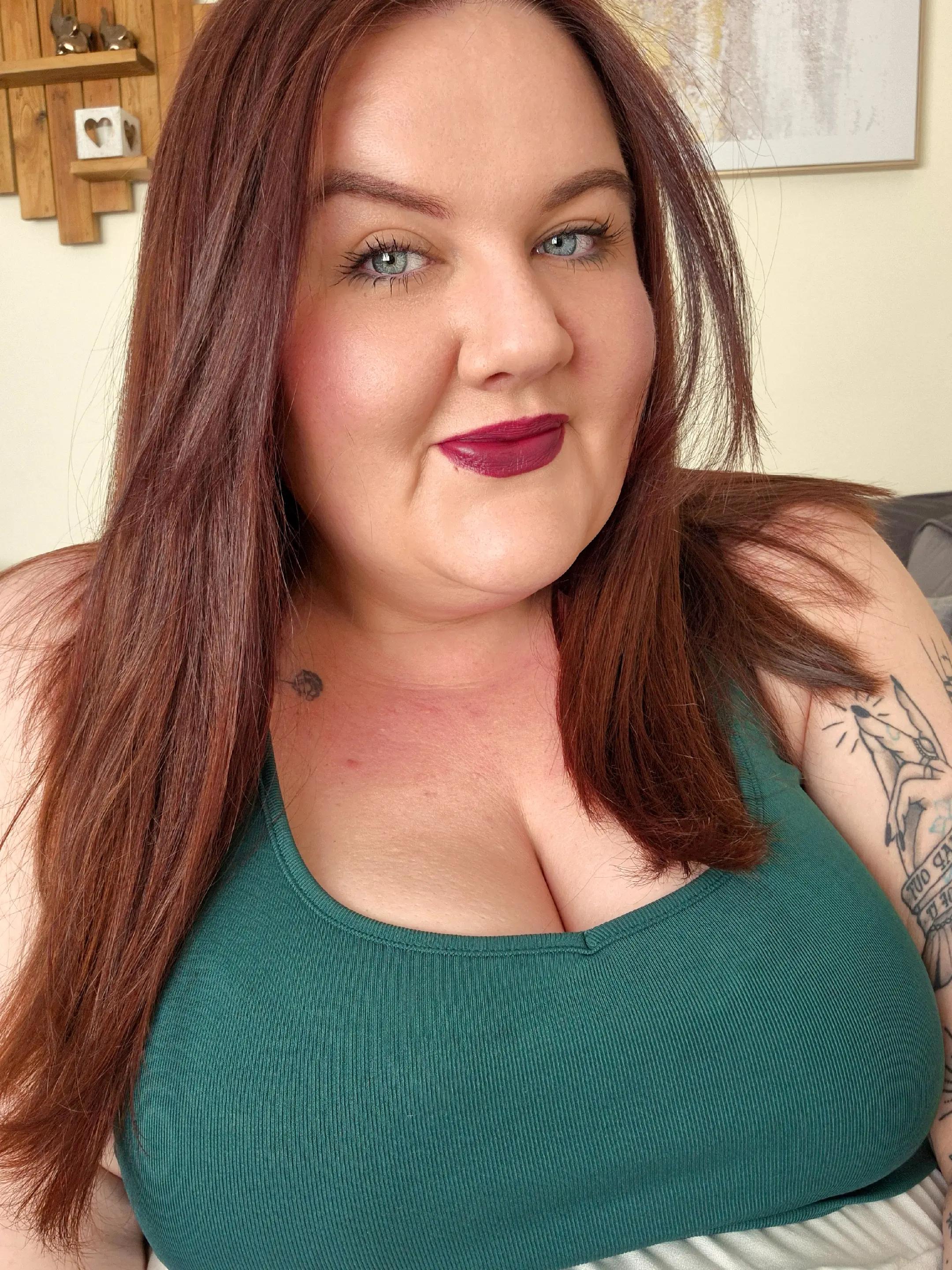 @Laura | Plus Size Confidence