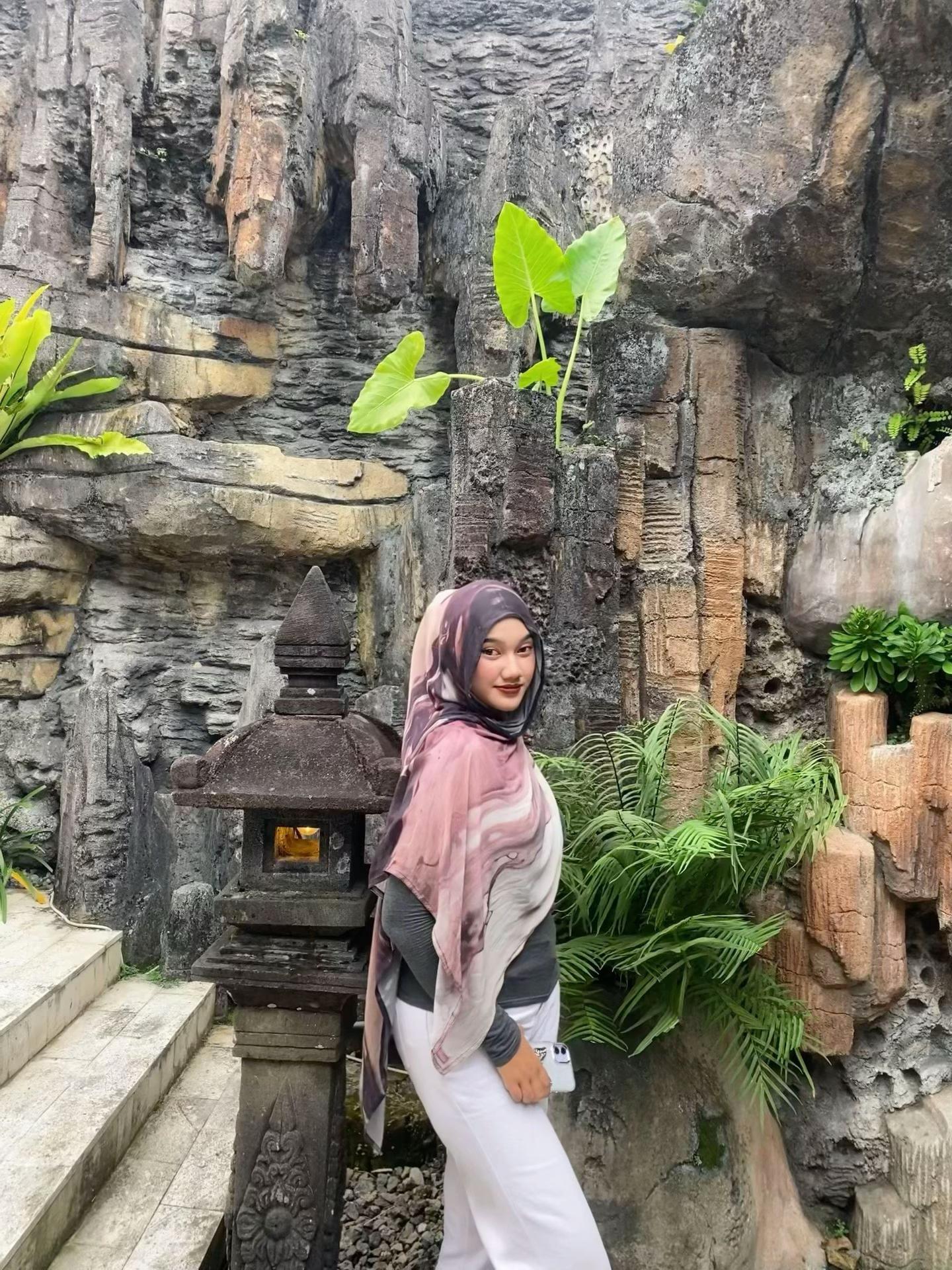 @Faniaaa
