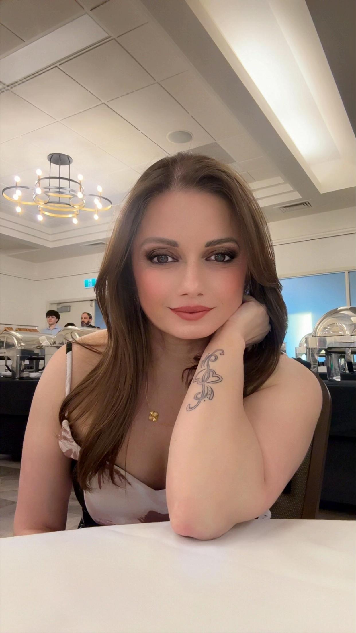 @Dina/دينا ب بكندا