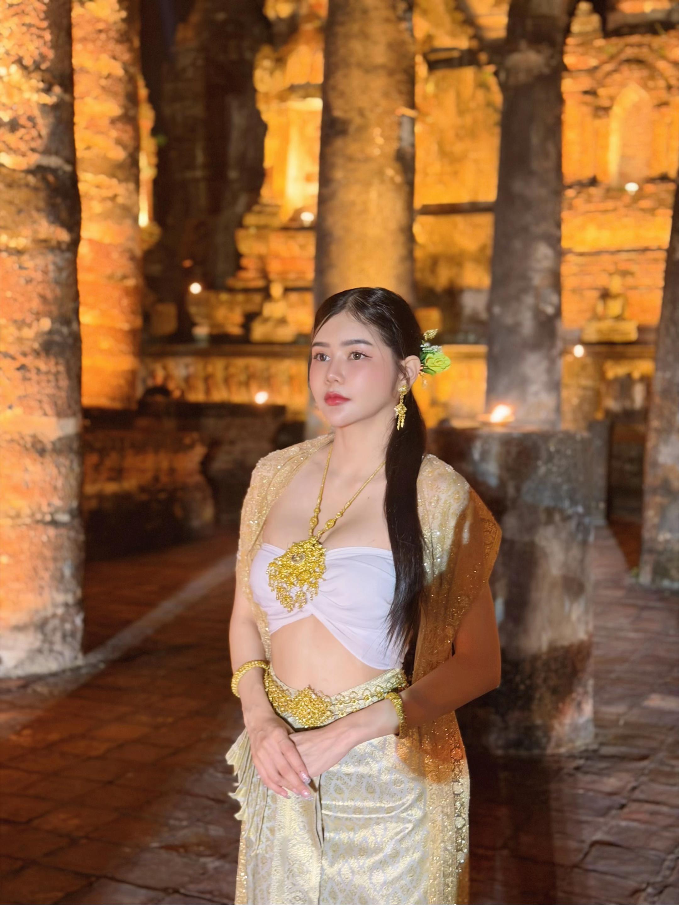 @เม็ดพลอย💎