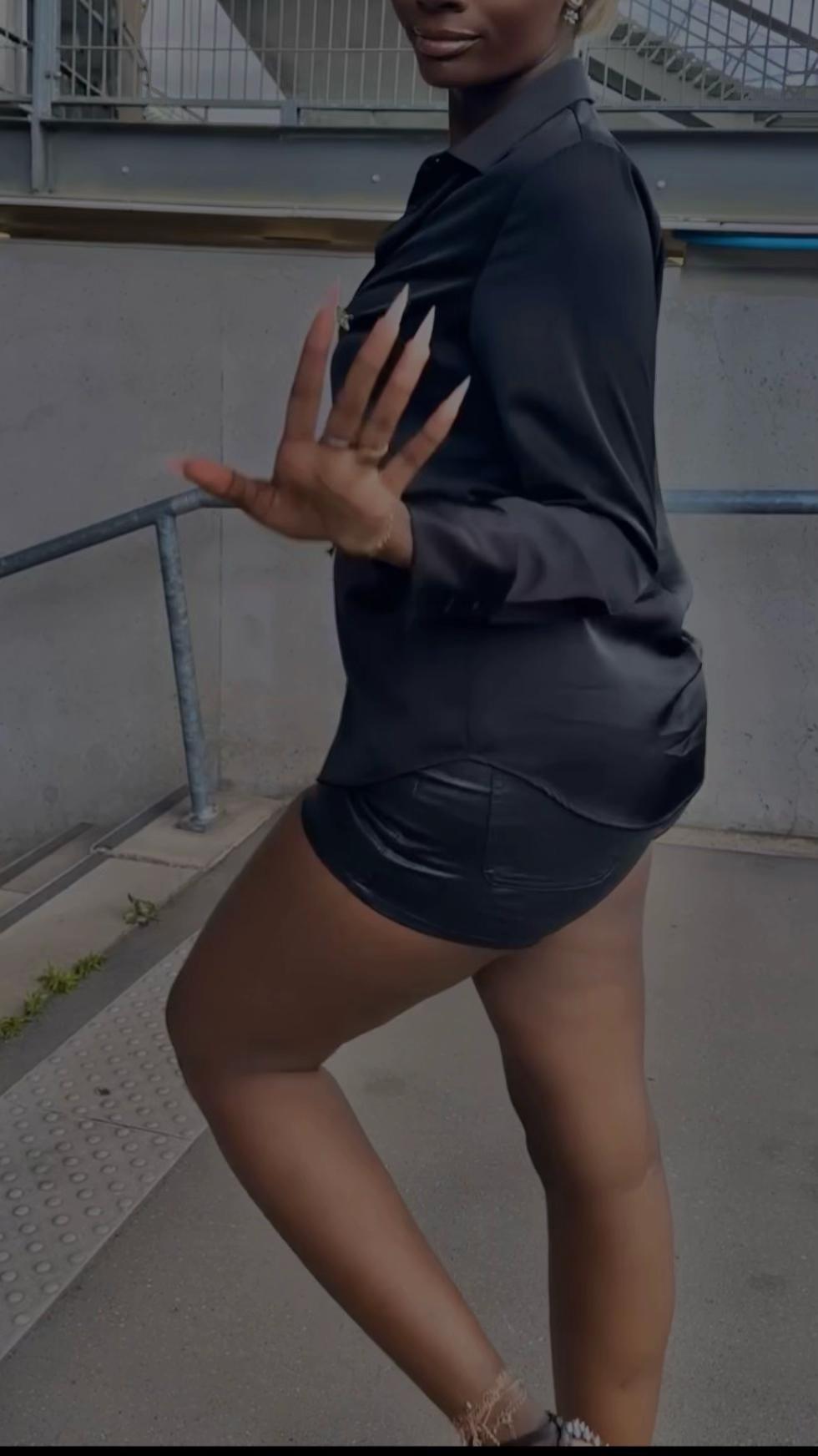 @𝐁𝐈𝐒𝐂𝐔𝐈𝐓𝟐𝐌𝐄𝐑🧜🏾&zwj;♀️