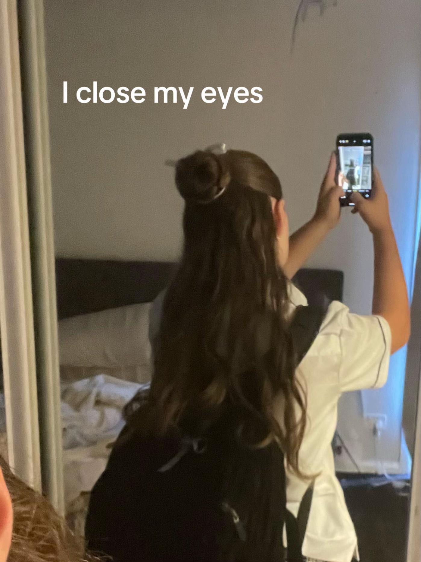 @🦦