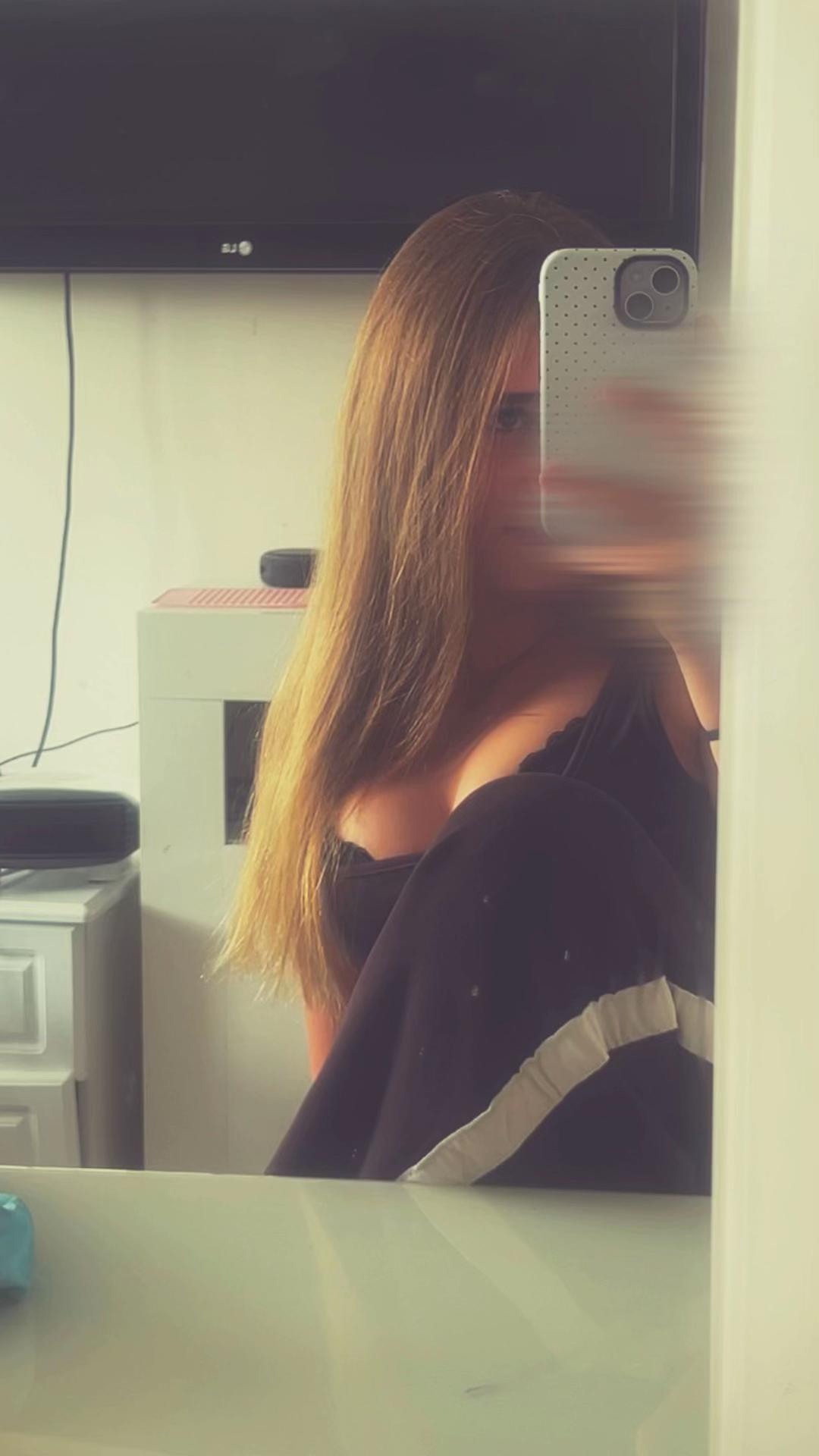 @𝐂.𝐆.𝐁🍒