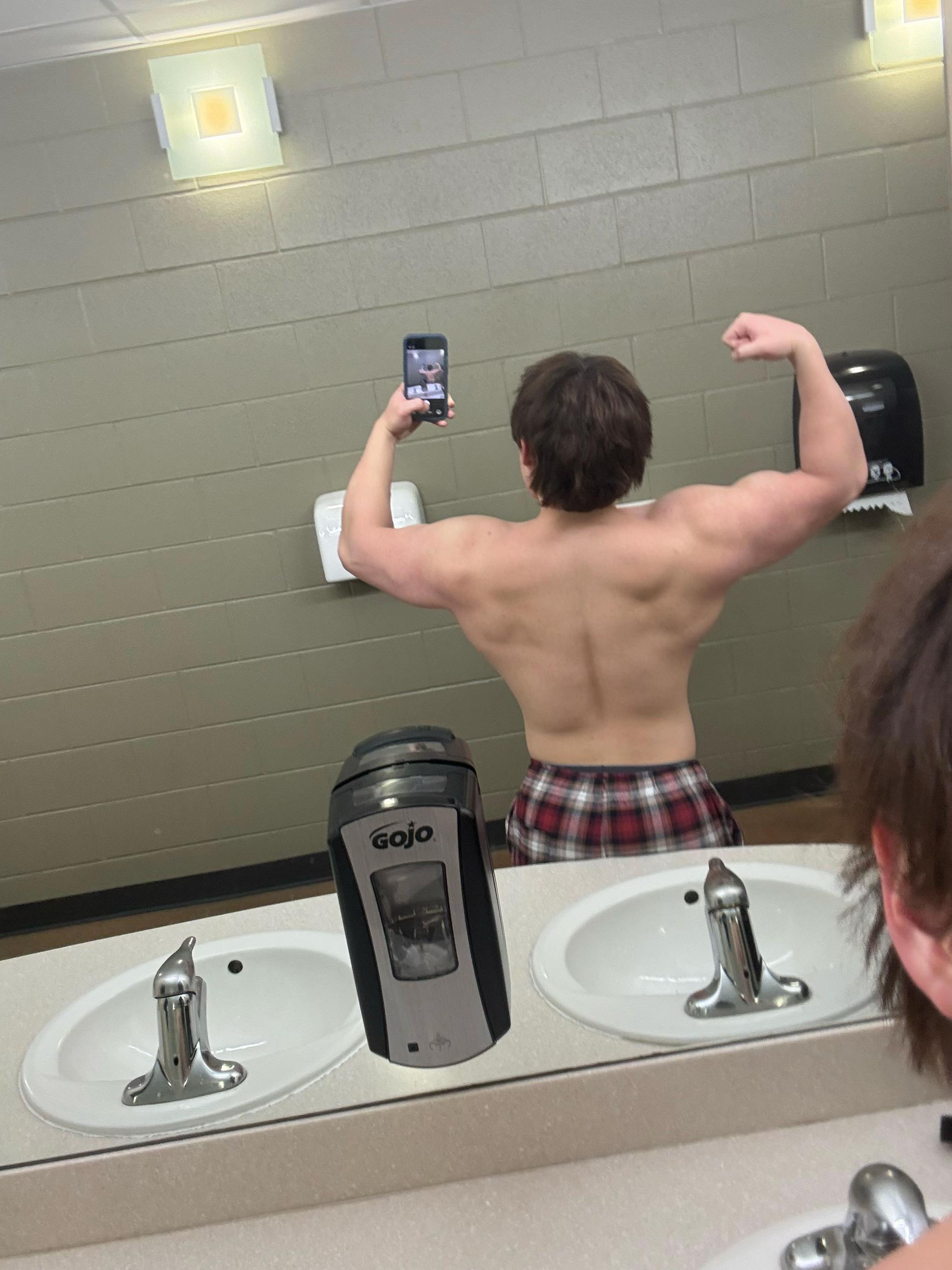 @PetiteAsianBoy