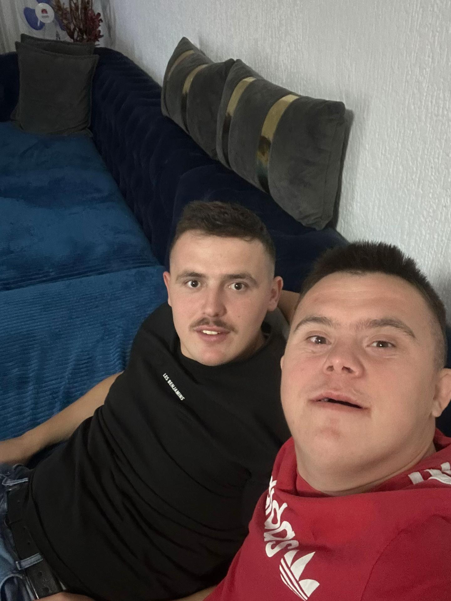 @Eriison503