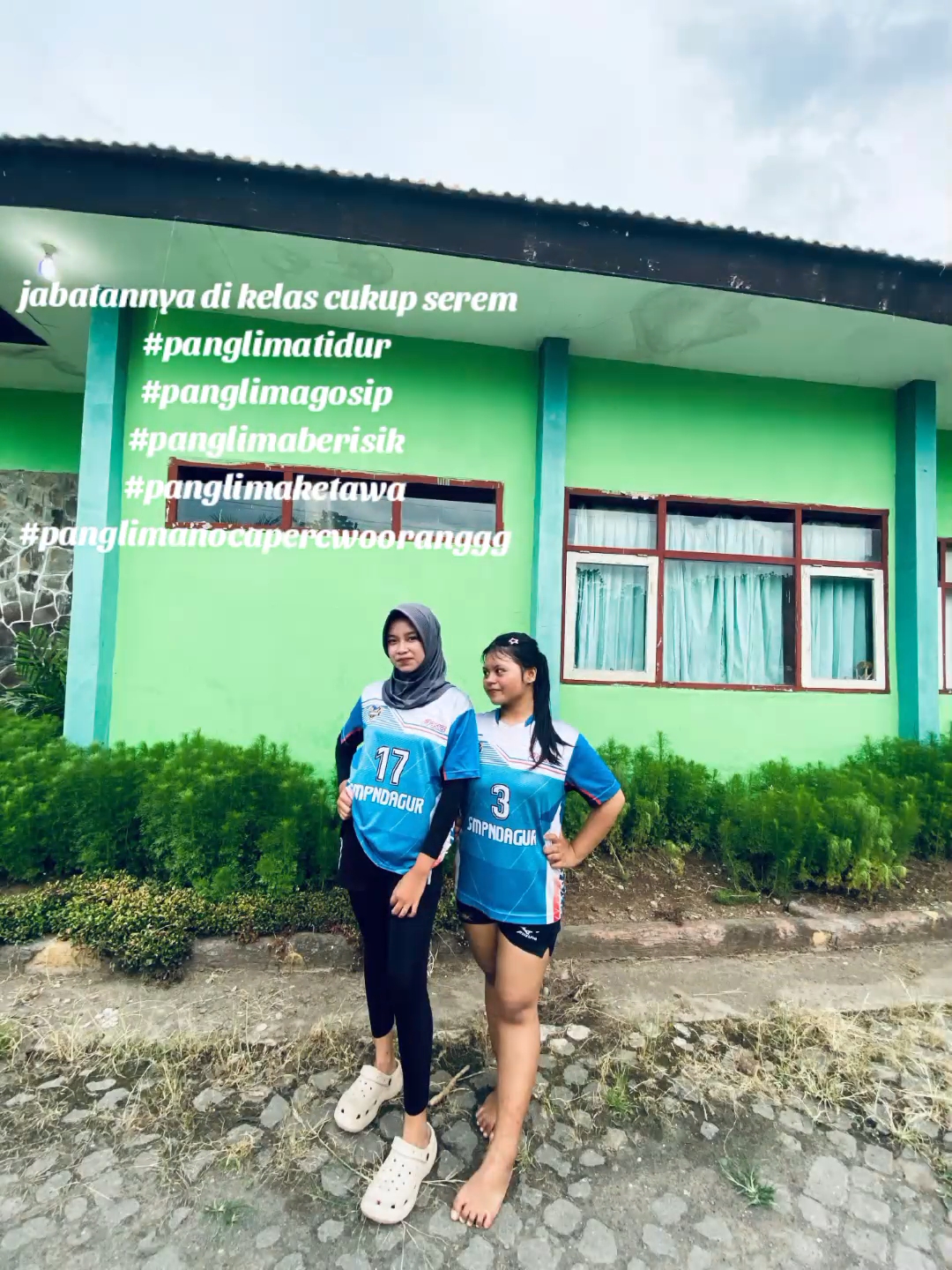 @ลูน่า มายัง ซารี