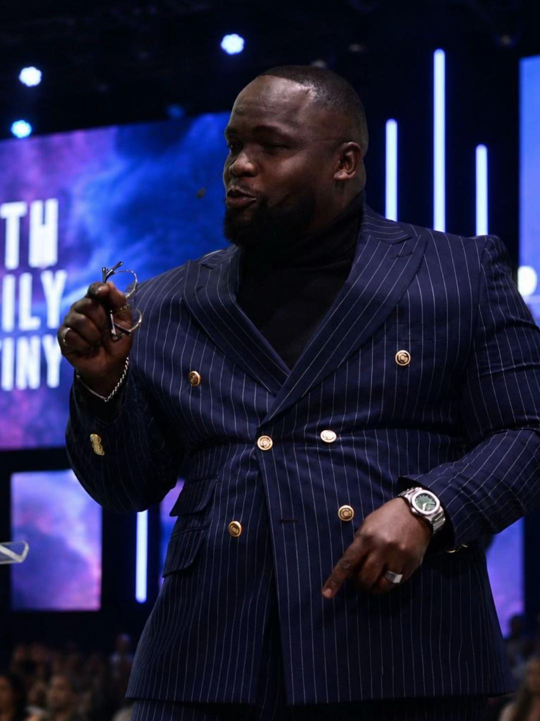 @KennethMolefeSenior