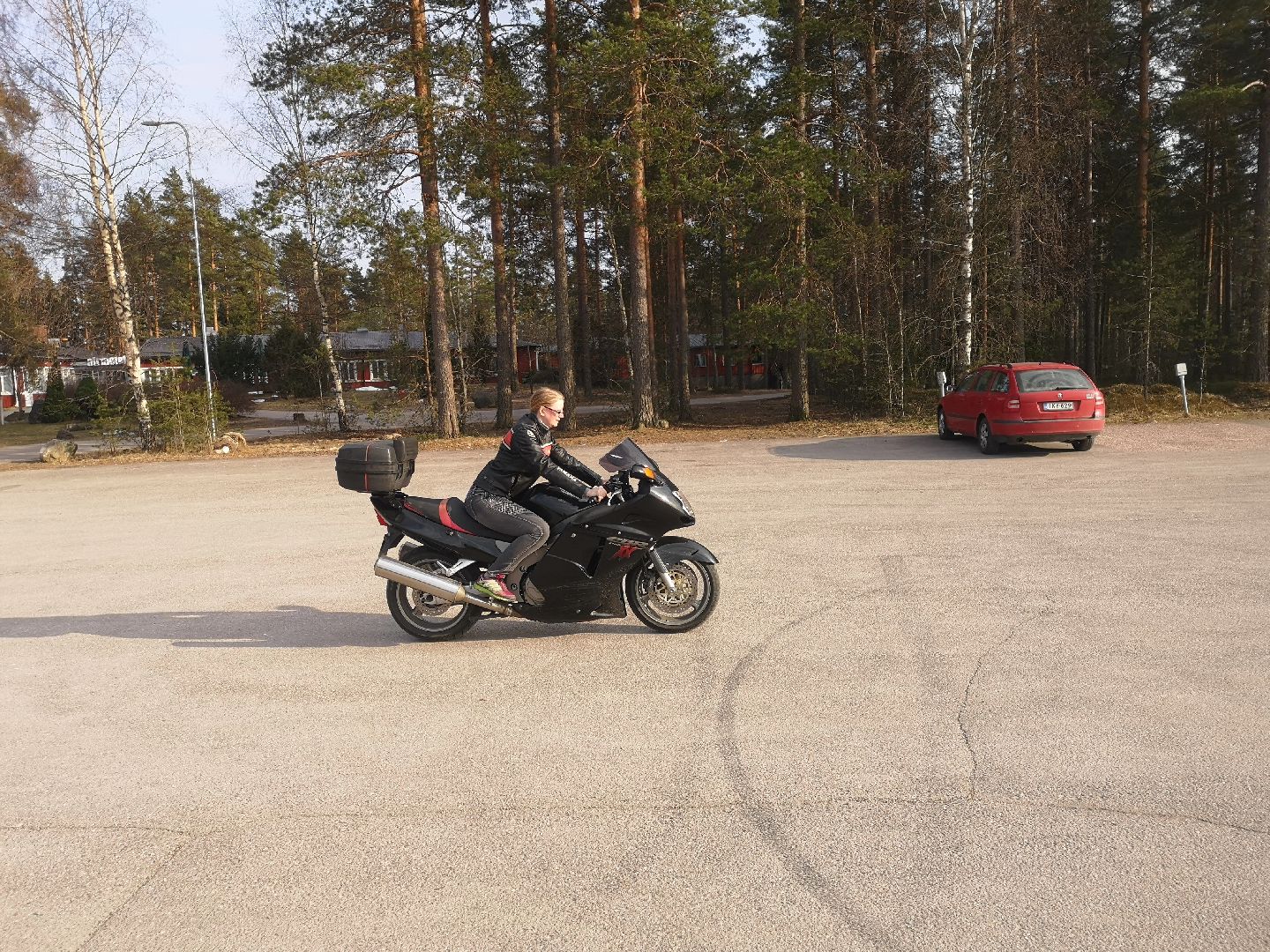 @MustaSyd&auml;n