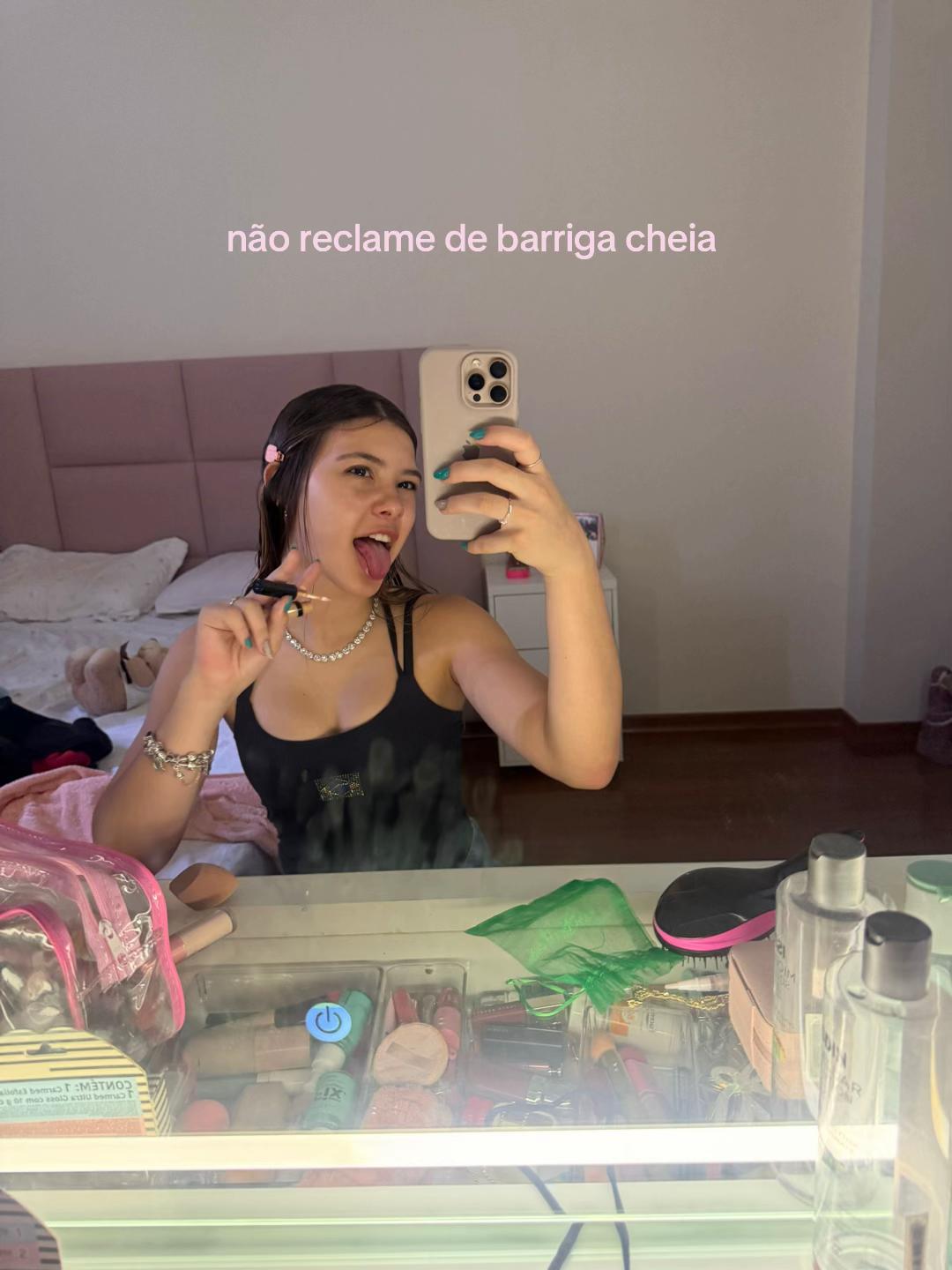 @jujuamancio