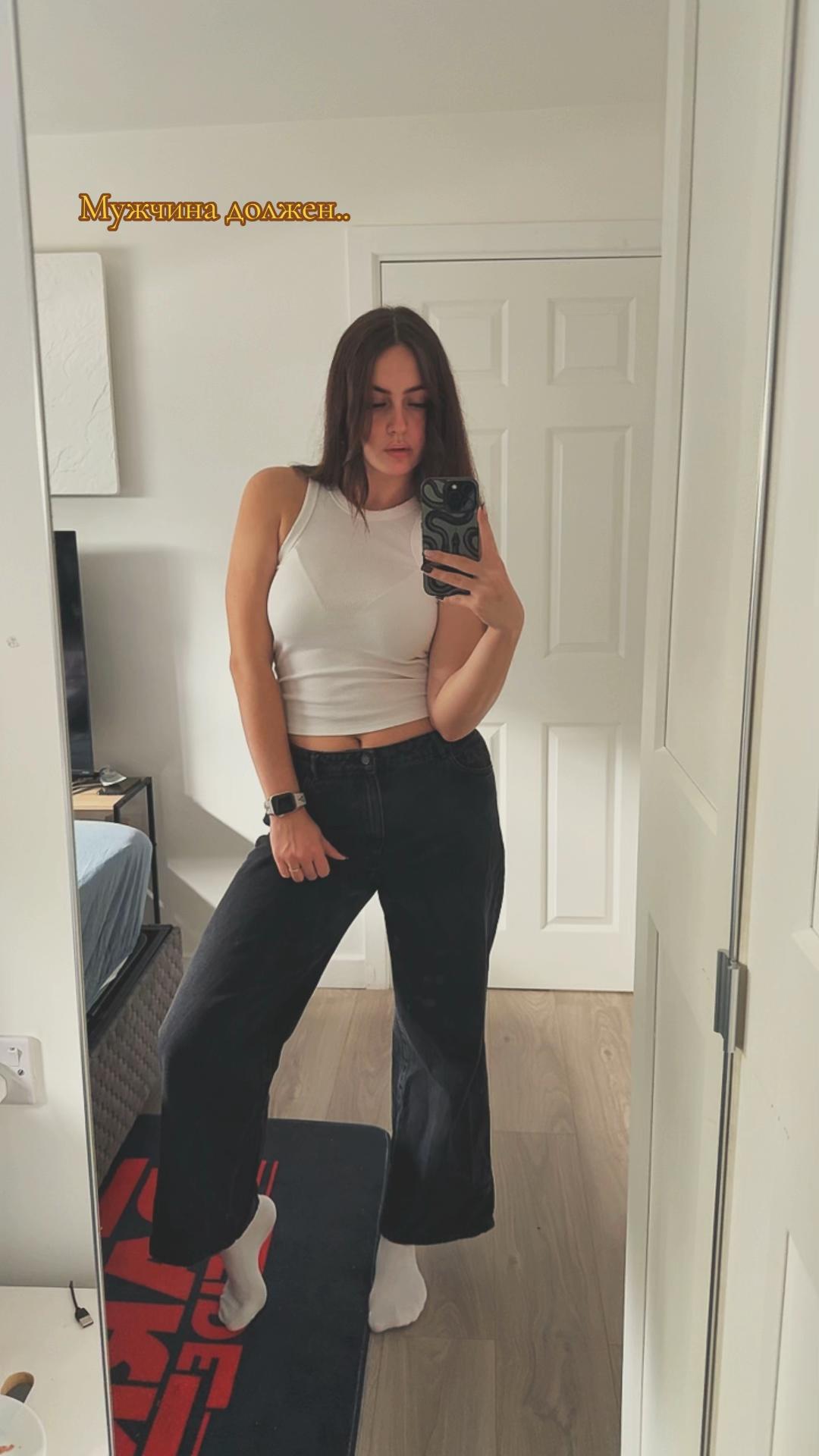 @_elenau_