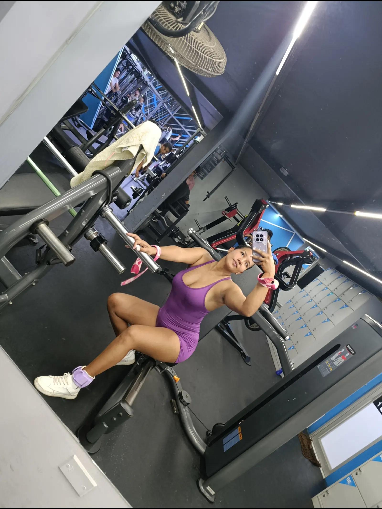@Reina Lara