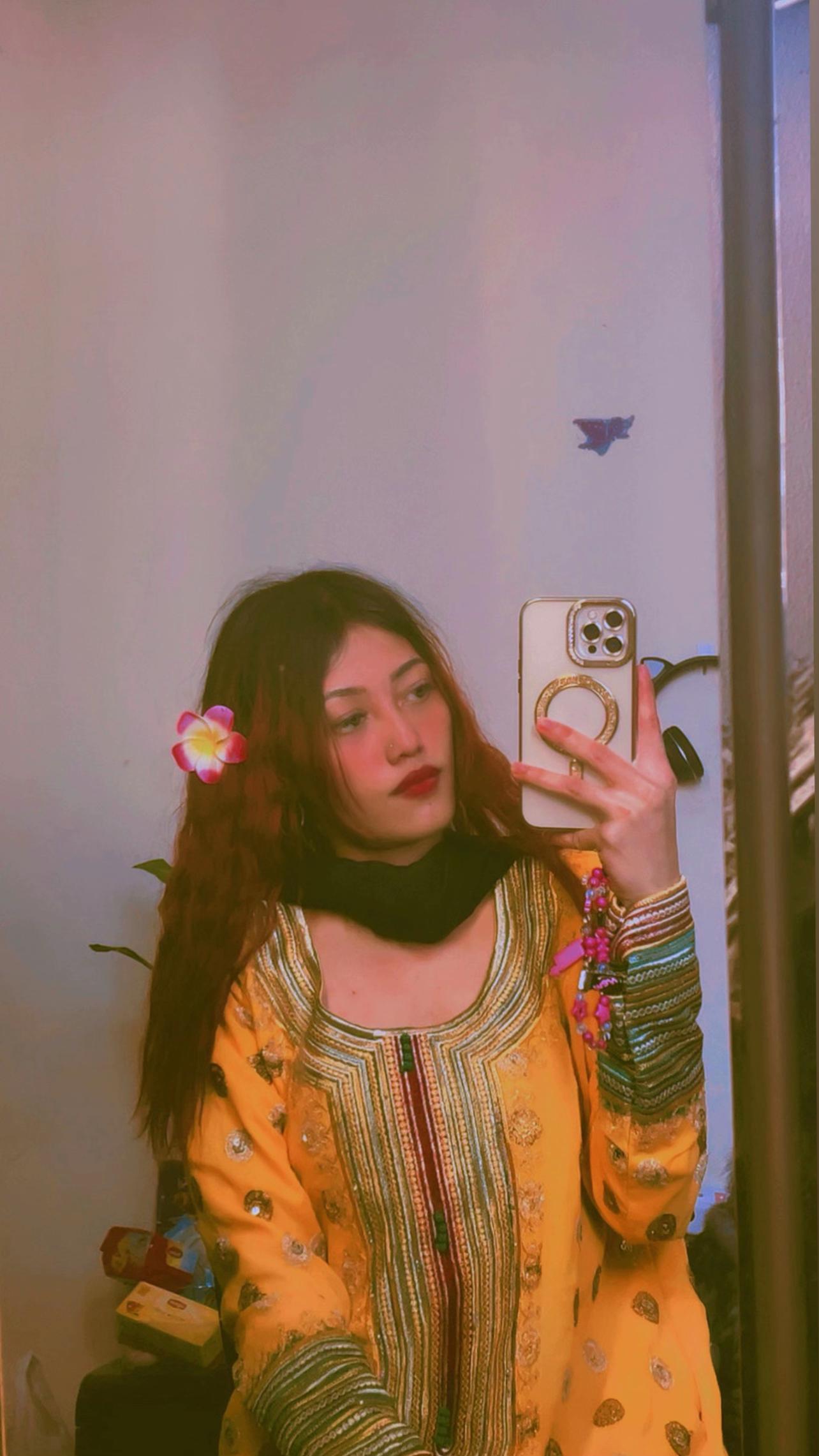 @𝑫𝒆𝒅𝒆 𝑵𝒐𝒗𝒊𝒕𝒂:)🥀🐛
