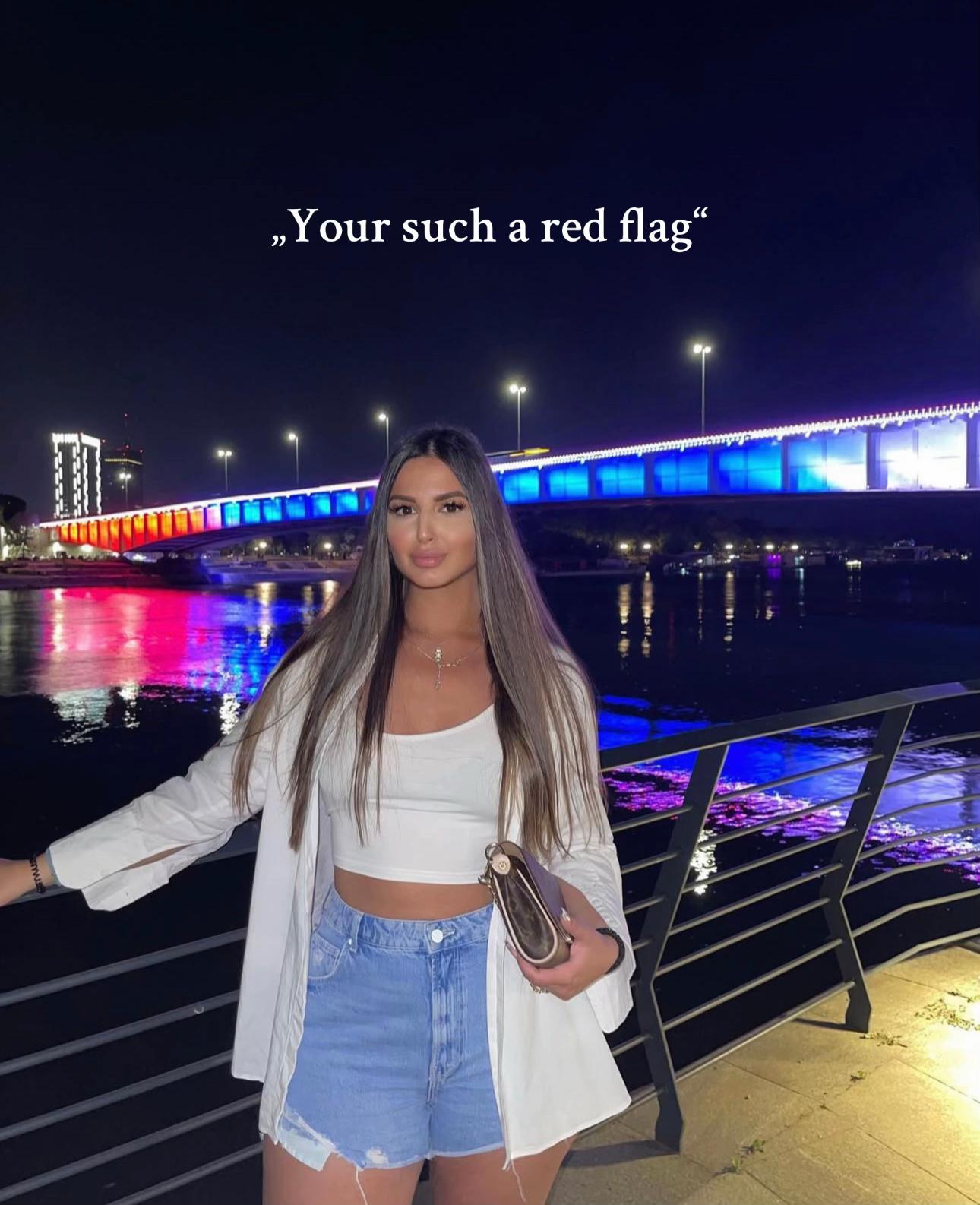 @Lara✨