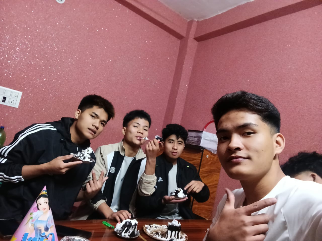 @လူဆိုးလေ