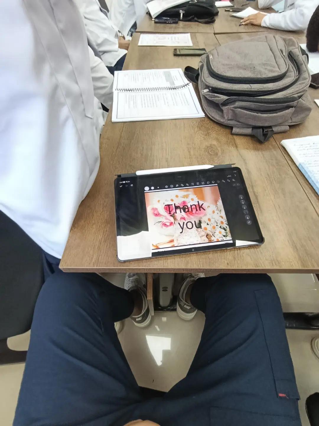 @مون 👁️🥱
