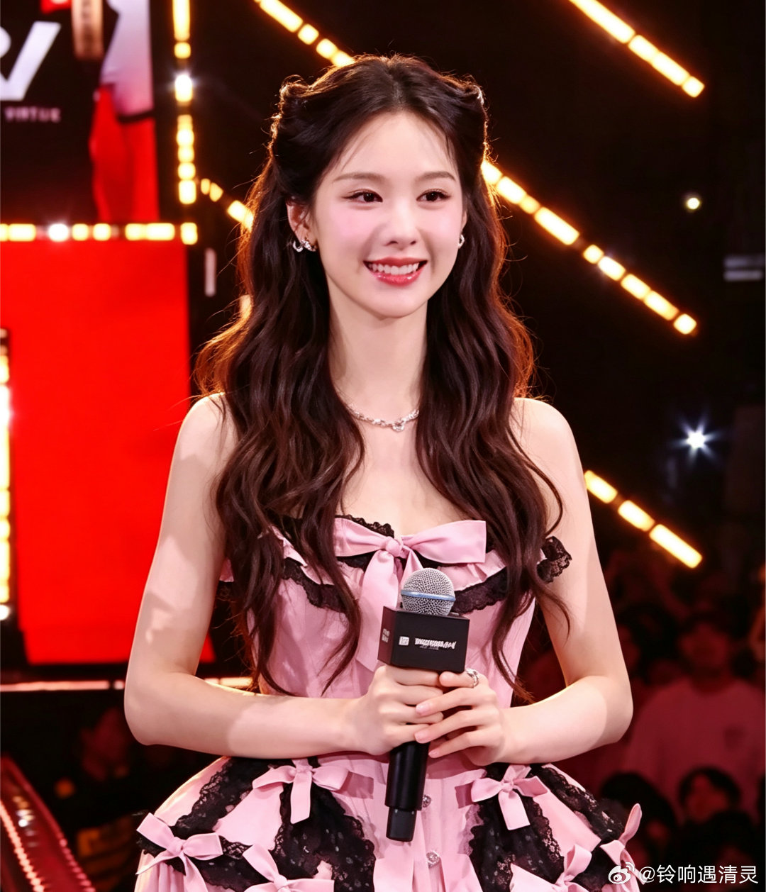 @草稿纸上的你_雾与都 Duchauda_Phouyenhoa