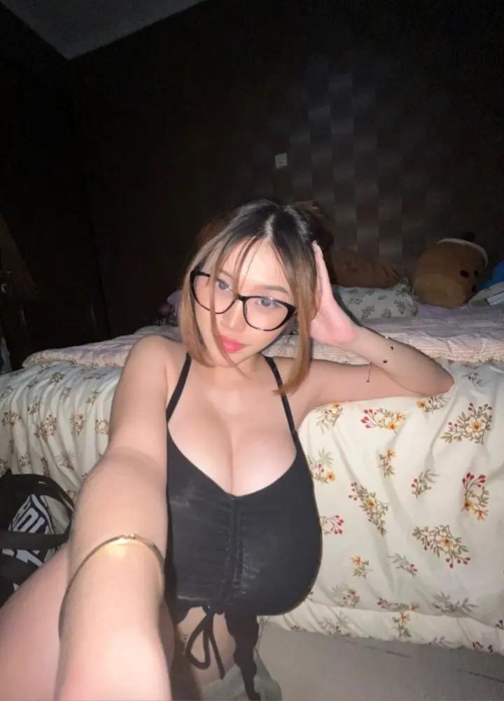 @￴